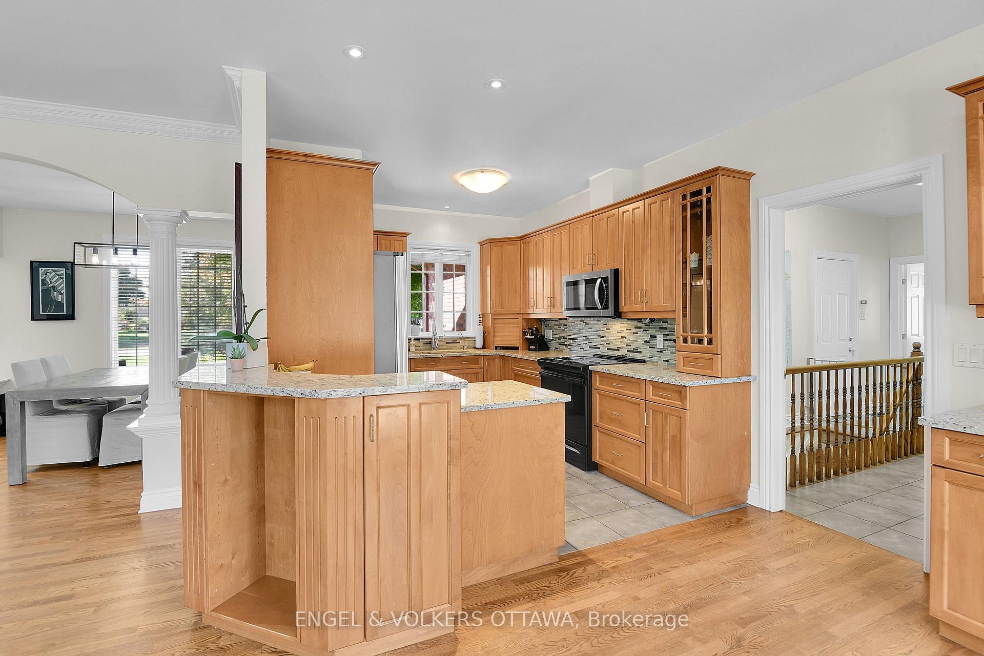 Photo 9 of 1491 Stableview Way, Ottawa, Greely — HOMEH