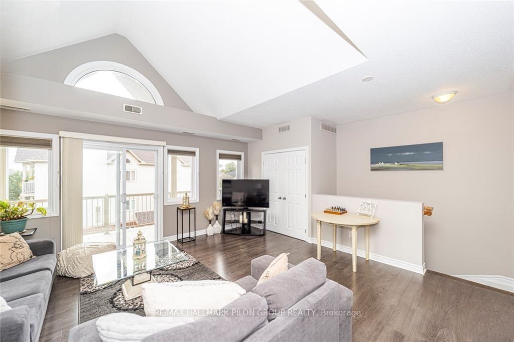 Photo 3 of Unit F, 157 Crestway Drive, Ottawa, Barrhaven East — HOMEH