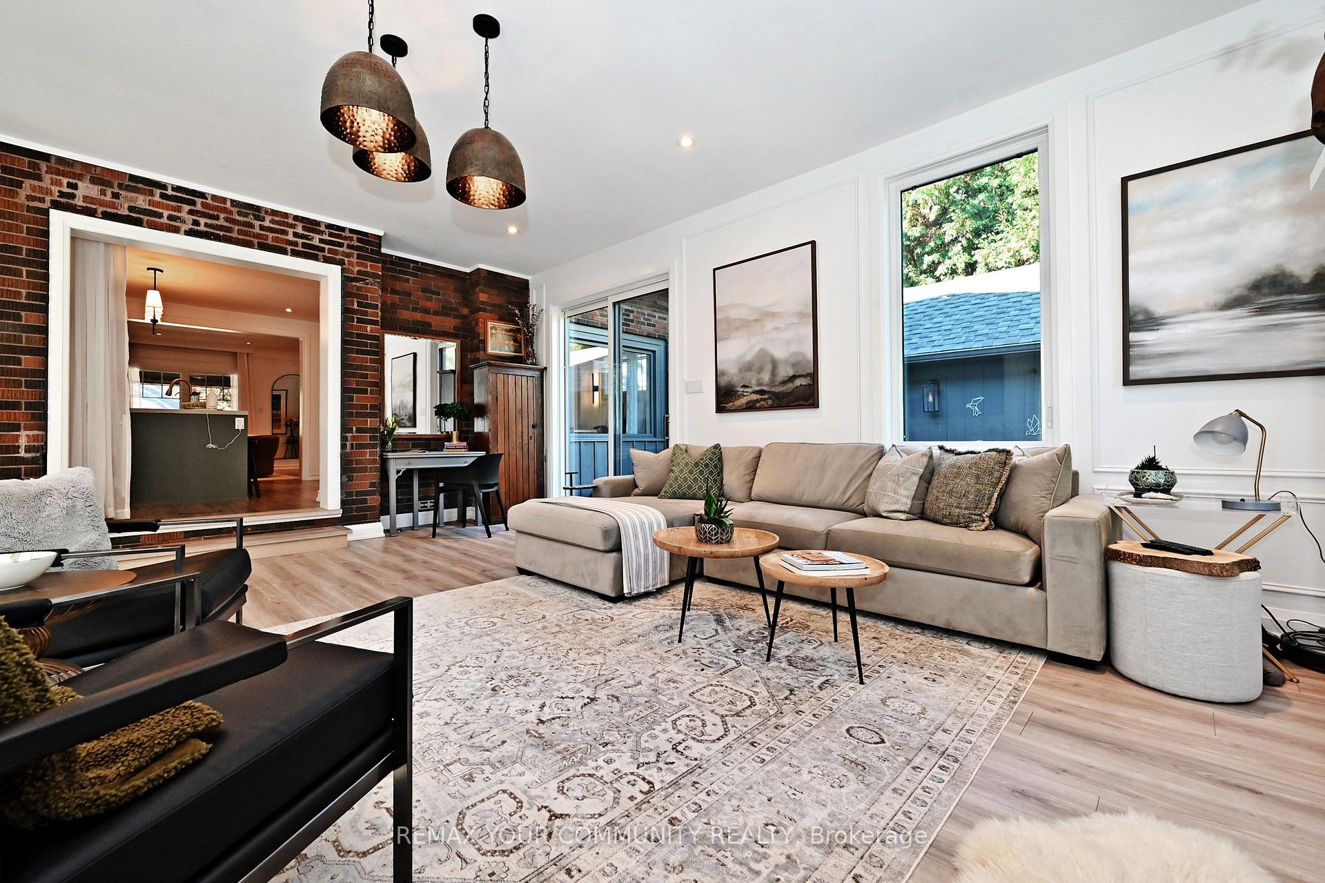 Photo 10 of 82 Centre Street, Aurora, Aurora Village — HOMEH