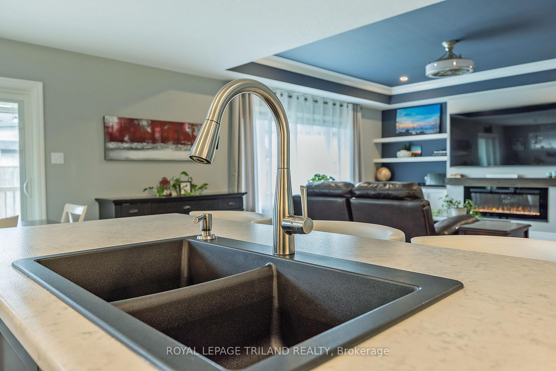 Photo 15 of 73 Renaissance Drive, St. Thomas — HOMEH