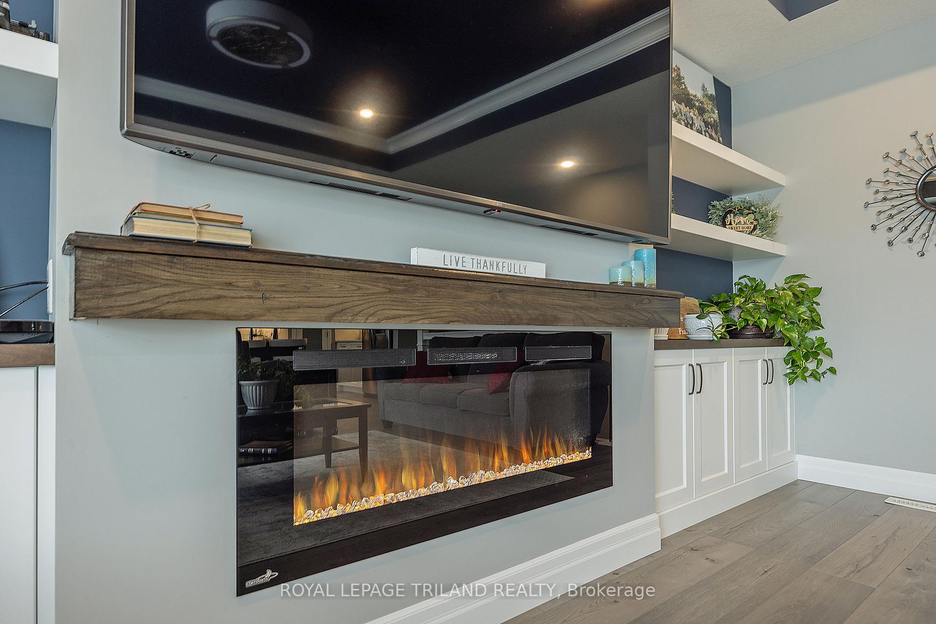 Photo 2 of 73 Renaissance Drive, St. Thomas — HOMEH