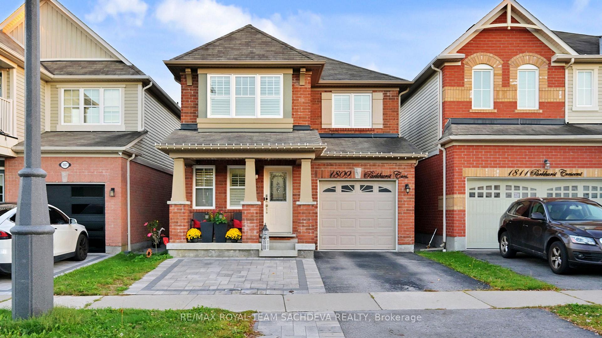 Front of 1809 Parkhurst Crescent