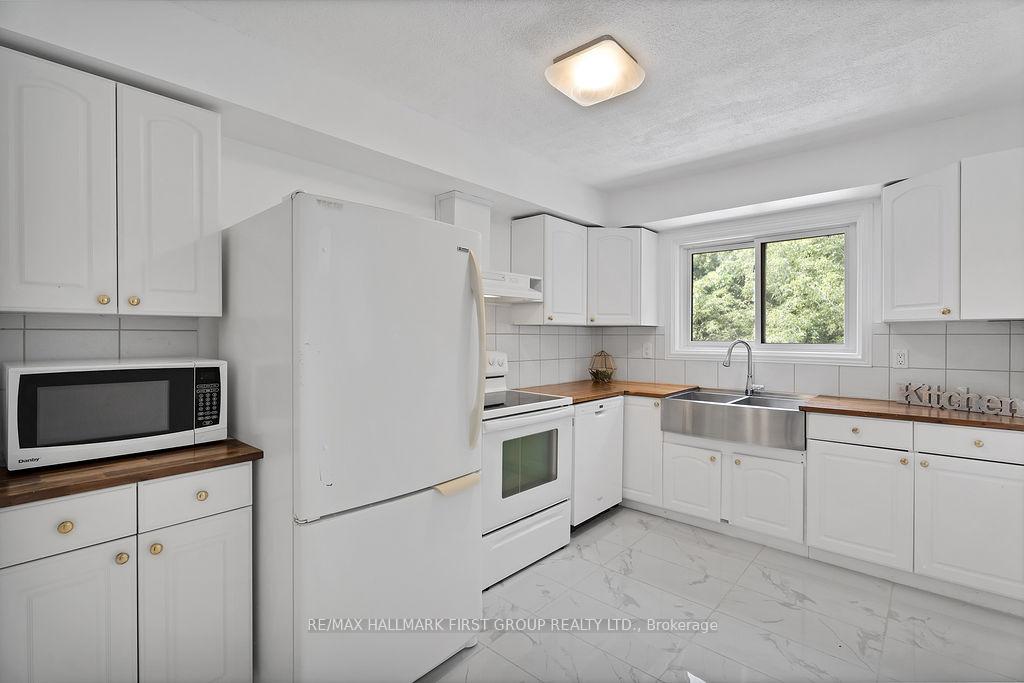 Photo 4 of Unit 14, 506 Normandy Street, Oshawa, Central — HOMEH