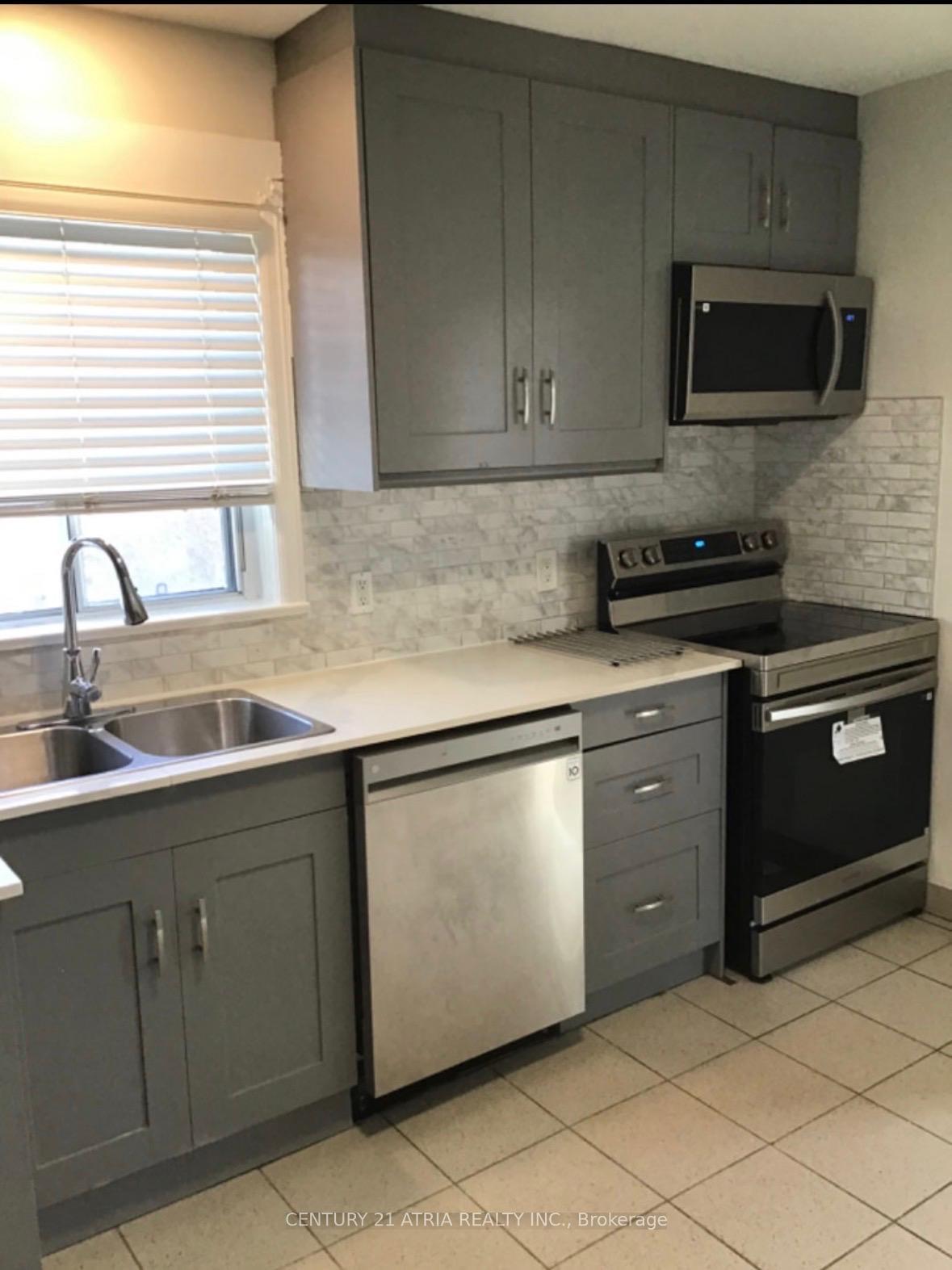 Photo 5 of 76 Holmstead Avenue, Toronto, O'Connor-Parkview — HOMEH