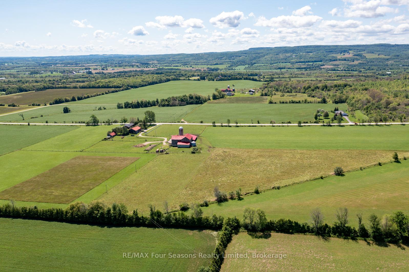 Photo 8 of 8483 36/37 Nottawasaga Side Road, Clearview, Rural Clearview — HOMEH