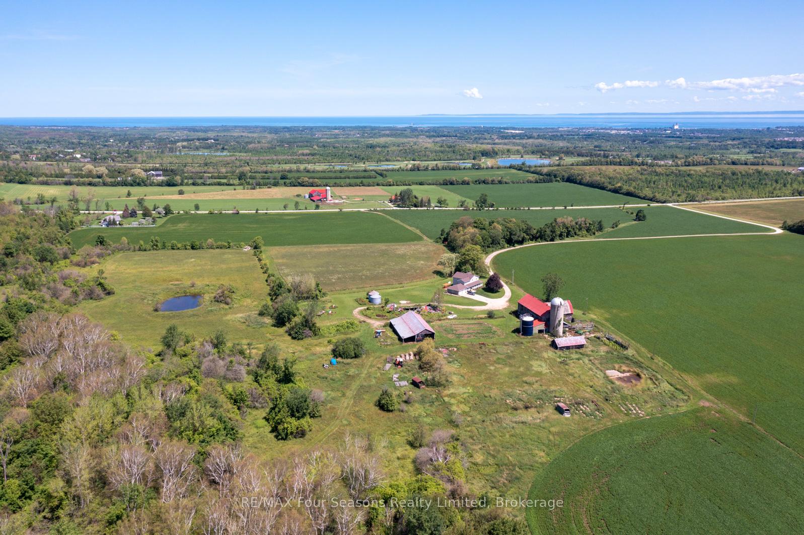 Photo 18 of 8483 36/37 Nottawasaga Side Road, Clearview, Rural Clearview — HOMEH