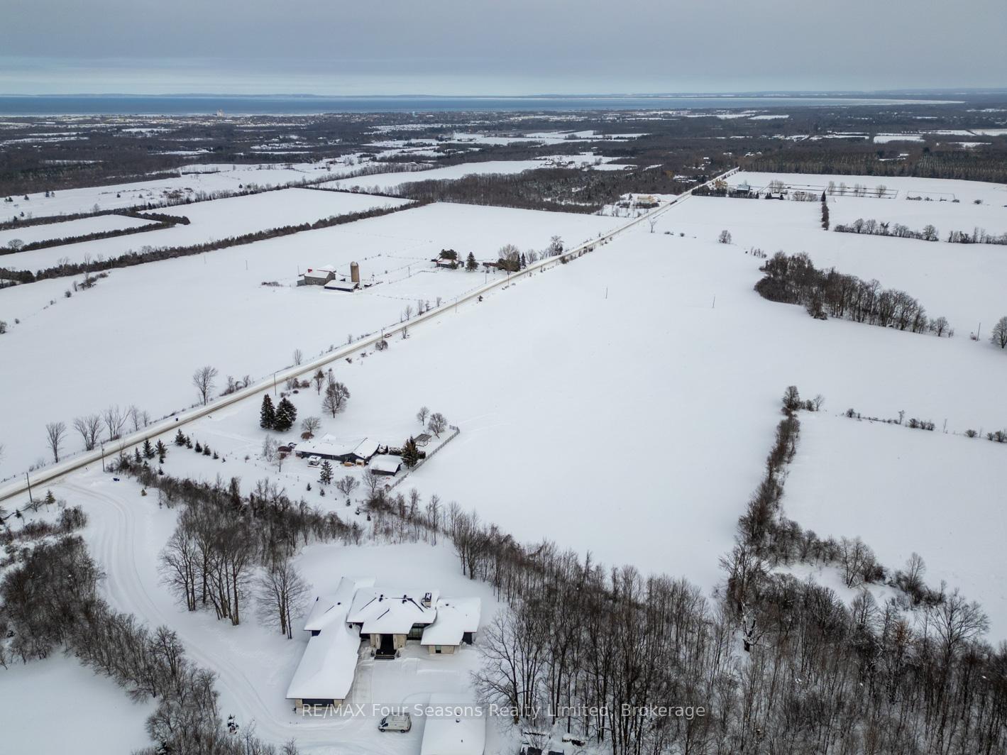 Photo 15 of 8483 36/37 Nottawasaga Side Road, Clearview, Rural Clearview — HOMEH
