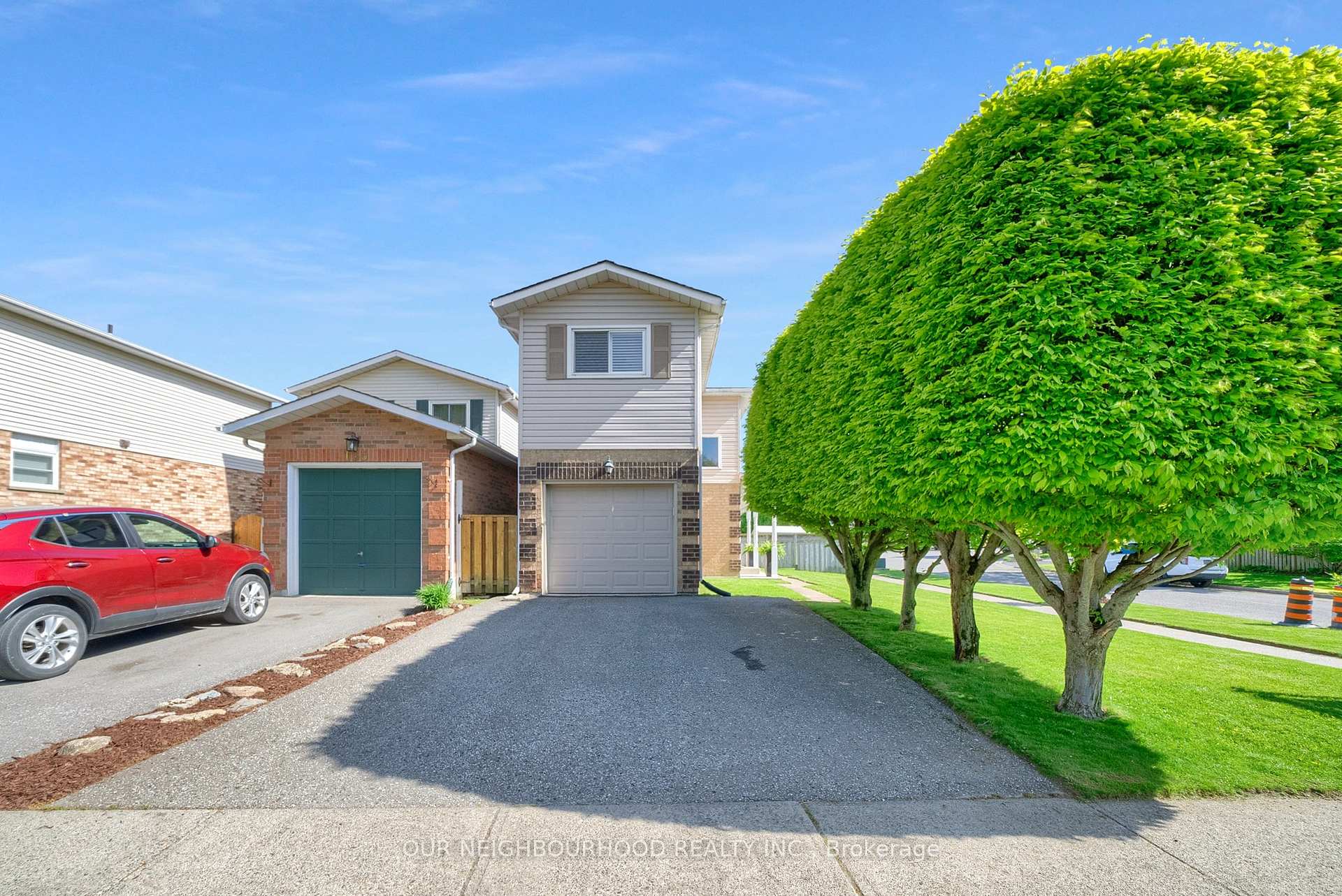 Photo 4 of 1 Sylvia Court, Clarington, Newcastle — HOMEH