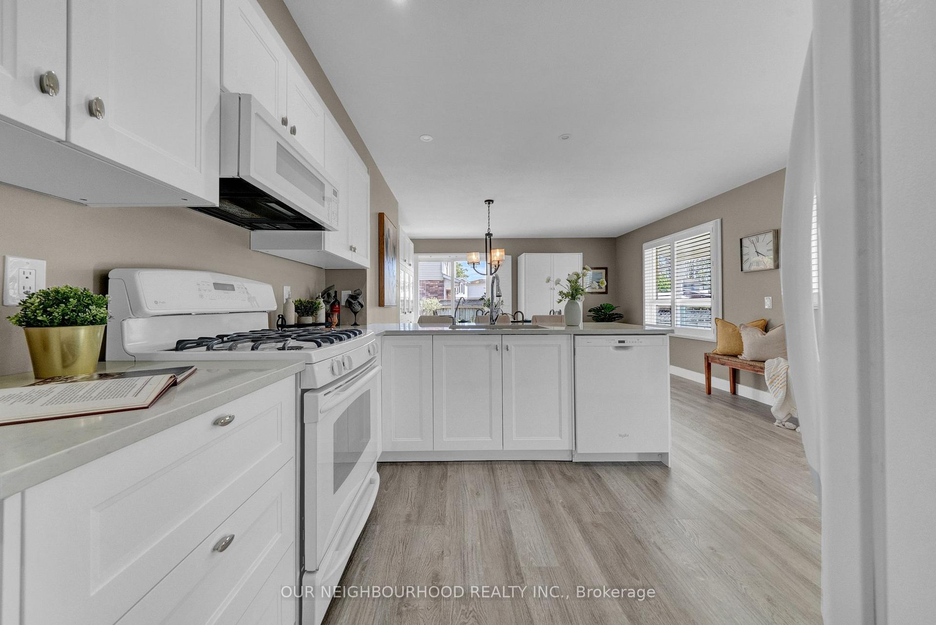 Photo 10 of 1 Sylvia Court, Clarington, Newcastle — HOMEH