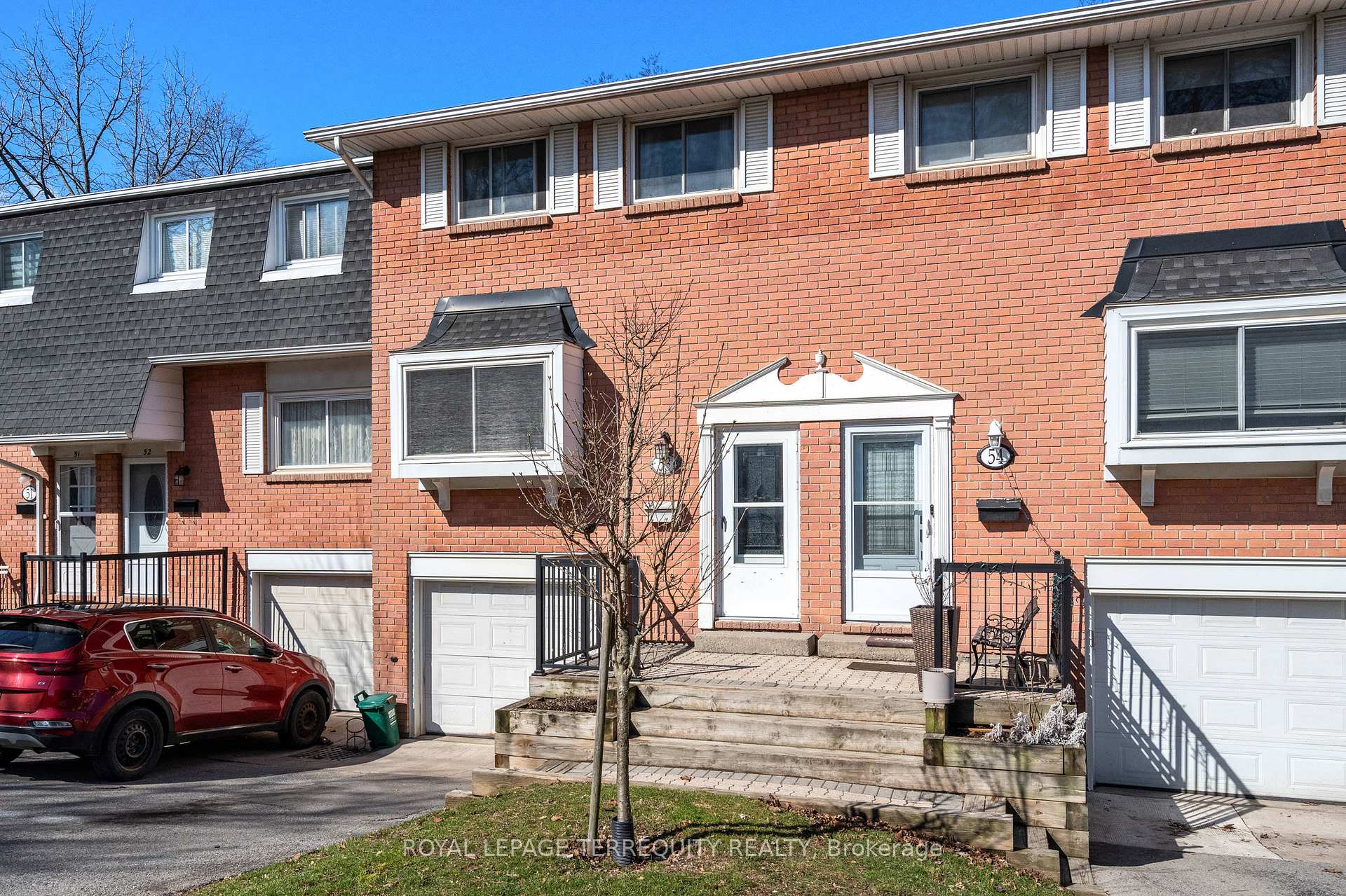 Photo 6 of Unit 53, 185 Denistoun Street, Welland, Broadway — HOMEH