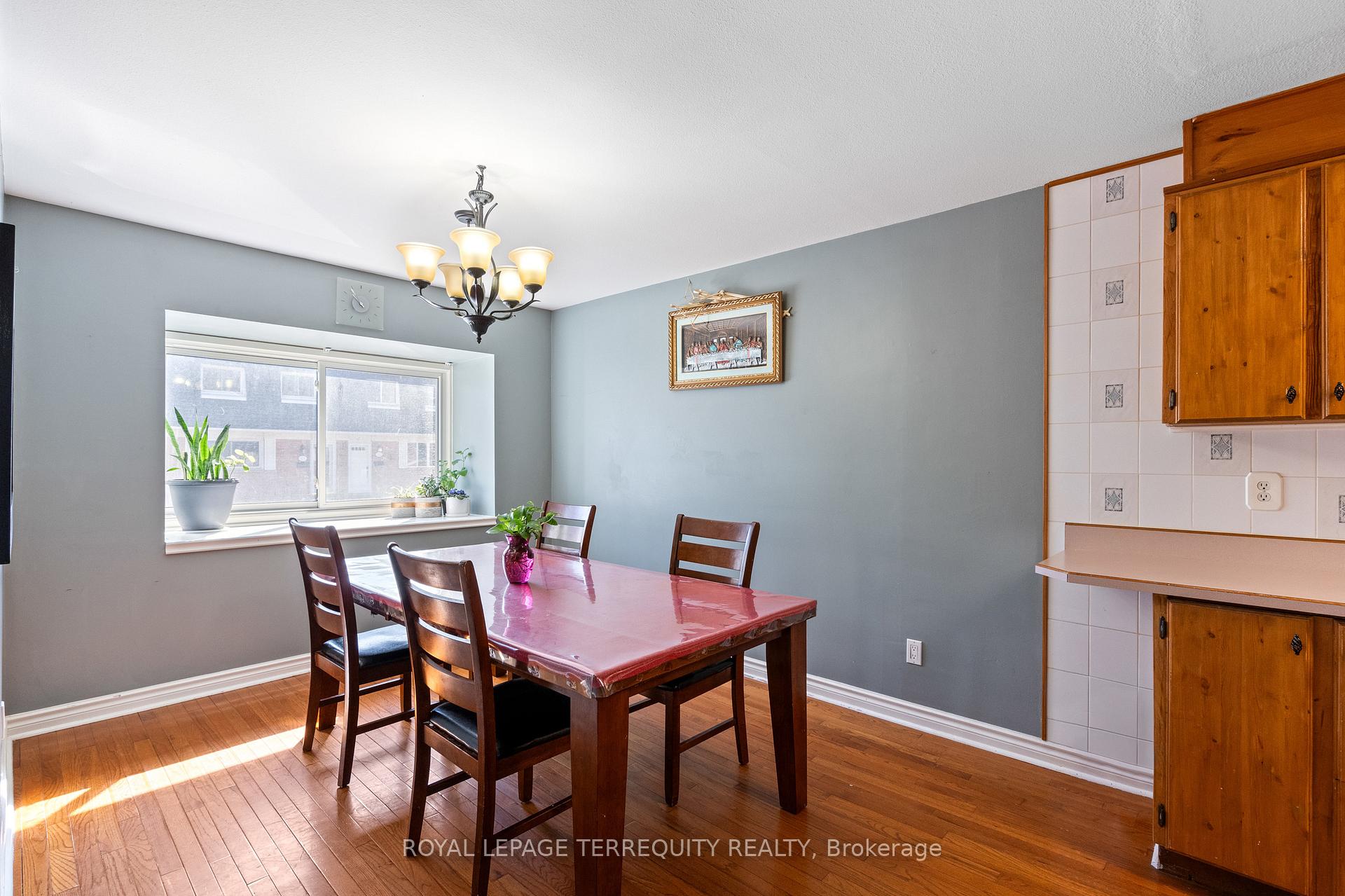Photo 7 of Unit 53, 185 Denistoun Street, Welland, Broadway — HOMEH