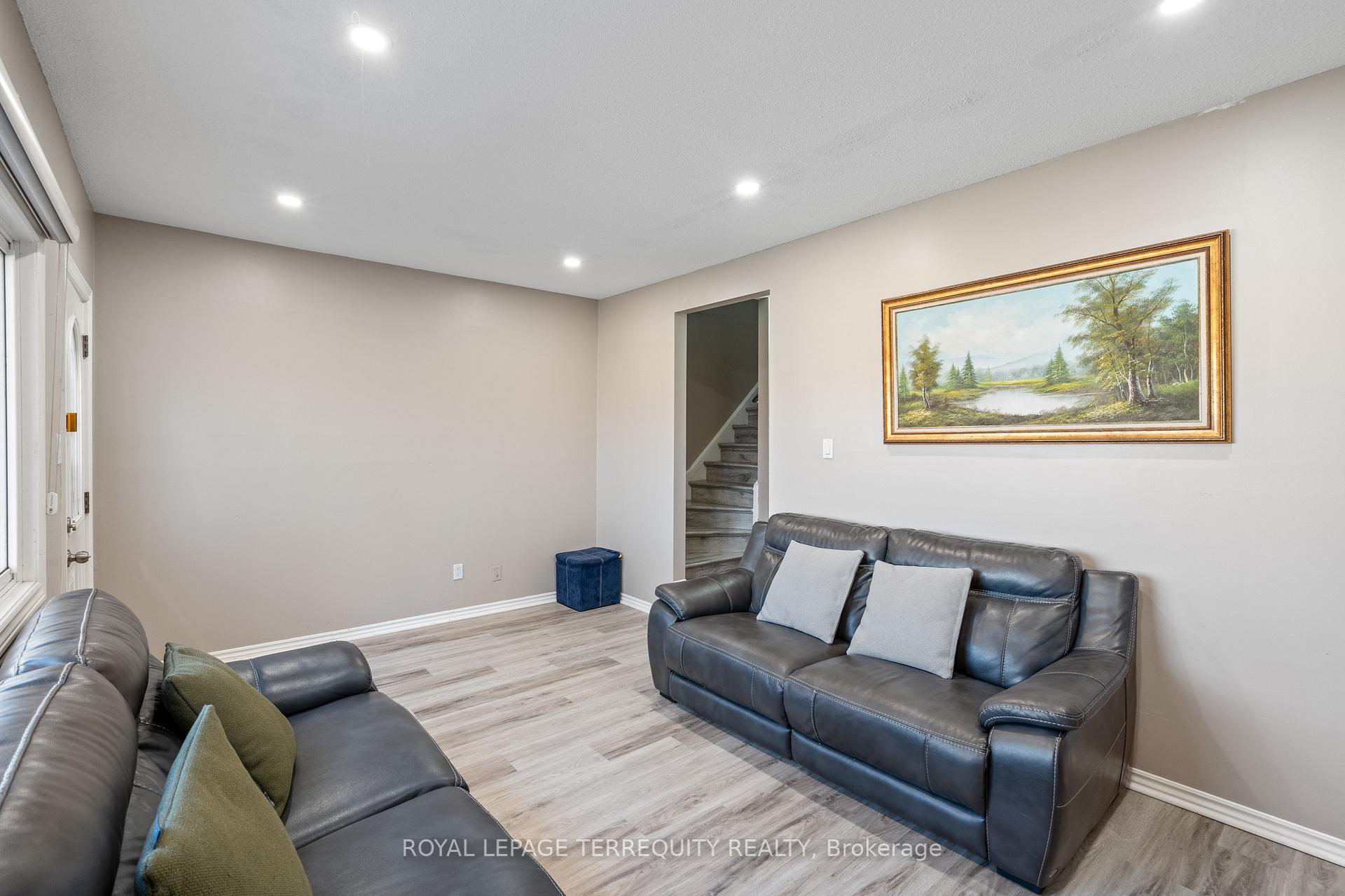 Photo 11 of Unit 53, 185 Denistoun Street, Welland, Broadway — HOMEH