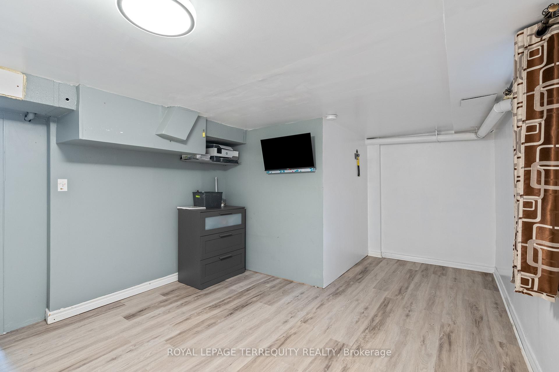 Photo 19 of Unit 53, 185 Denistoun Street, Welland, Broadway — HOMEH