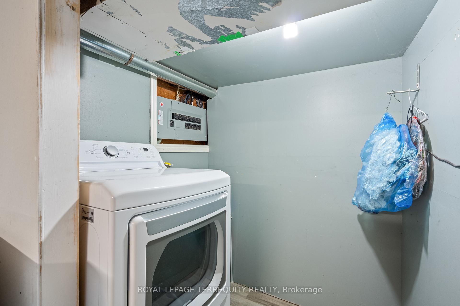 Photo 25 of Unit 53, 185 Denistoun Street, Welland, Broadway — HOMEH