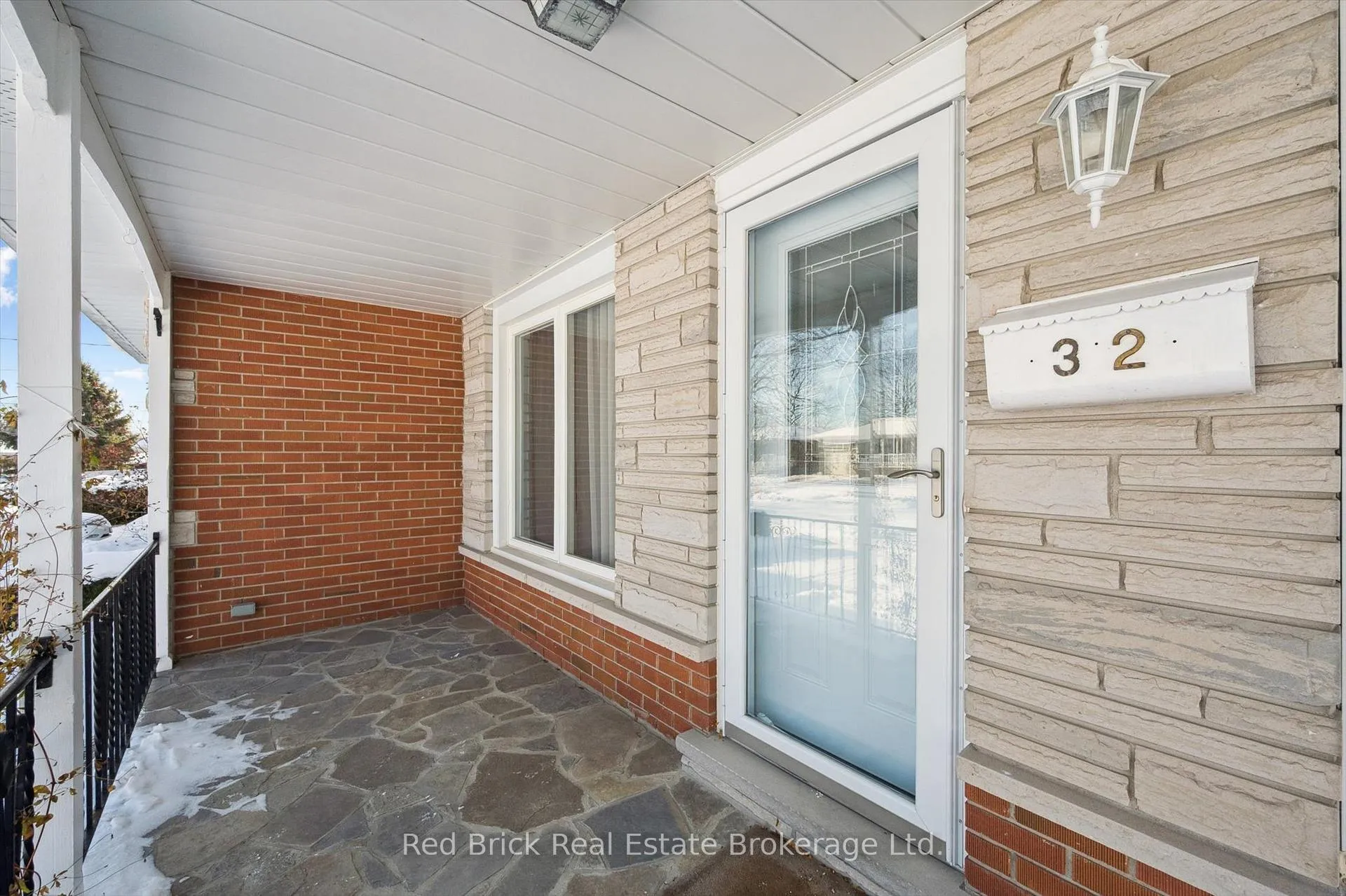 Photo 5 of 32 Algoma Drive S, Guelph, General Hospital — HOMEH