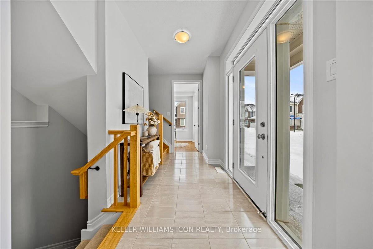 Photo 3 of 550 Sturnidae Street, Ottawa, Barrhaven - Half Moon Bay — HOMEH