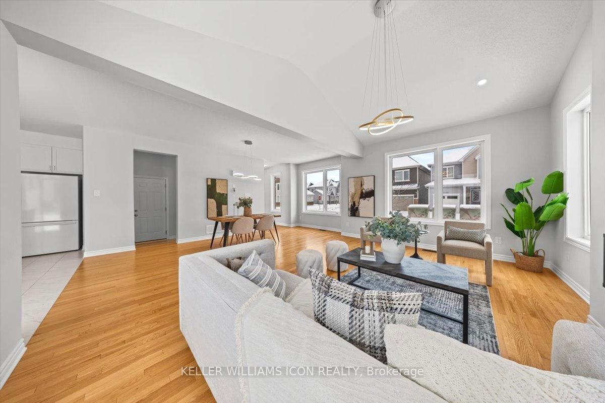 Photo 4 of 550 Sturnidae Street, Ottawa, Barrhaven - Half Moon Bay — HOMEH