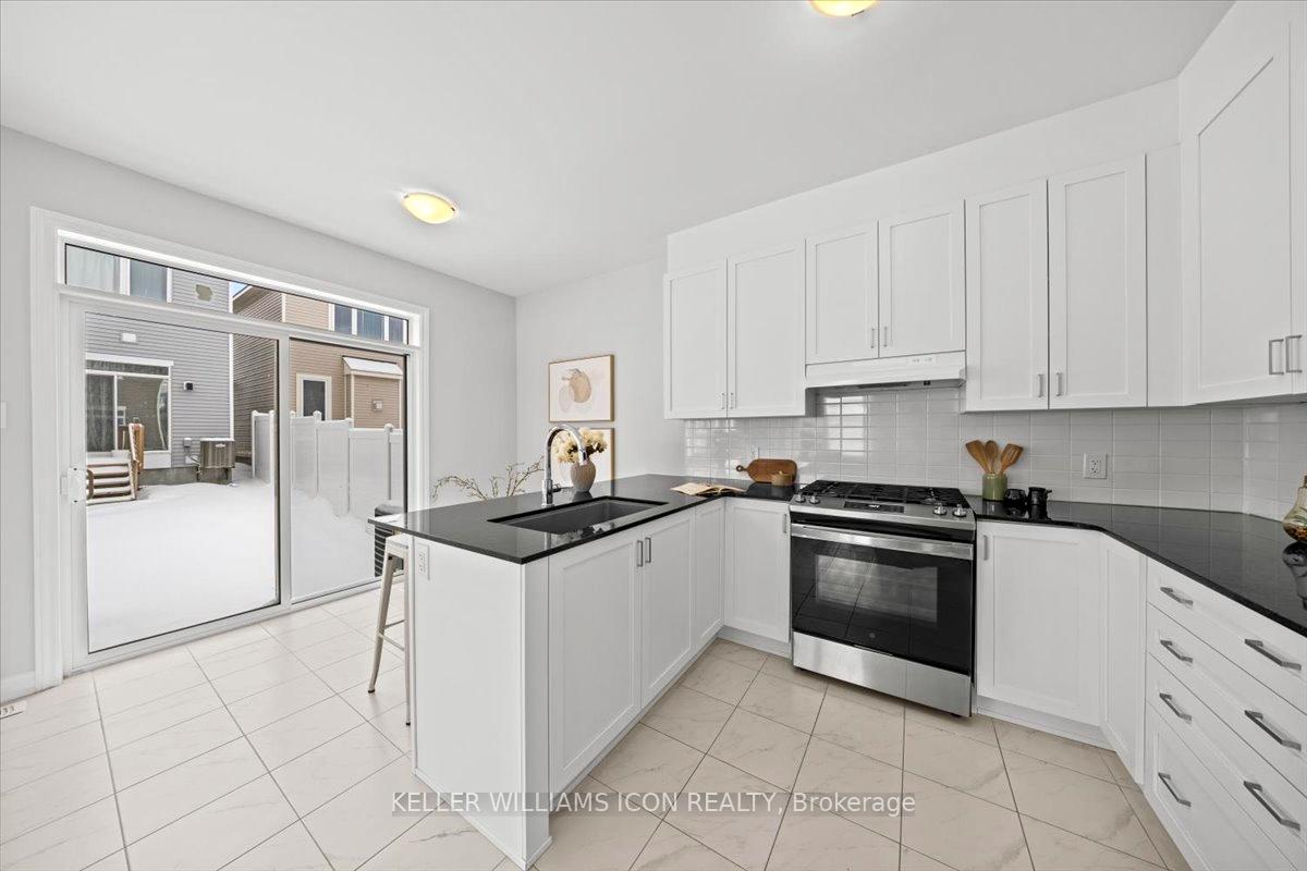 Photo 12 of 550 Sturnidae Street, Ottawa, Barrhaven - Half Moon Bay — HOMEH