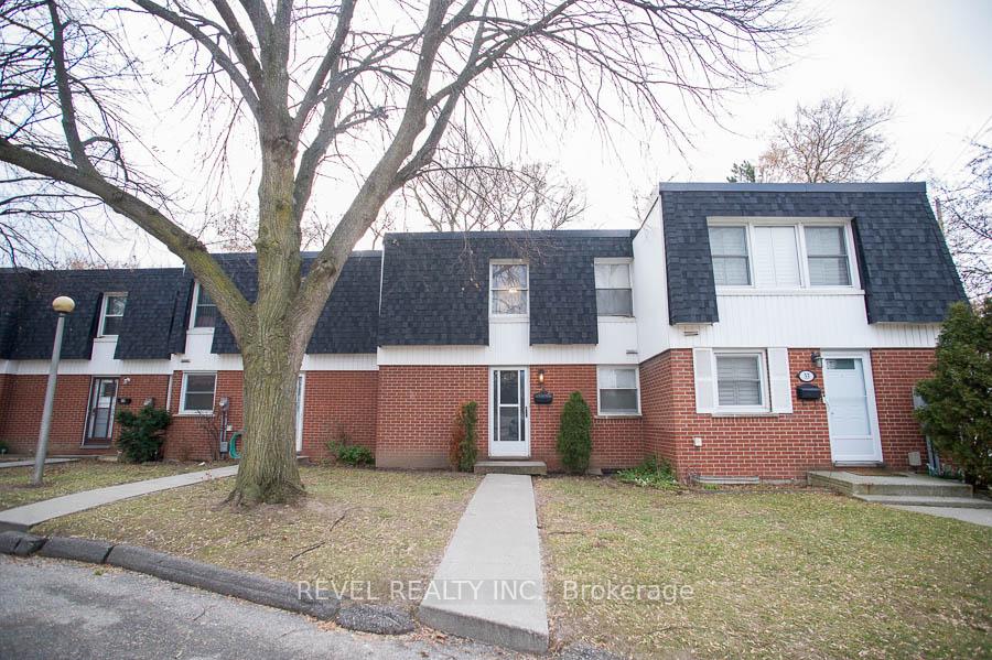Front of Unit 52, 273 Elgin Street