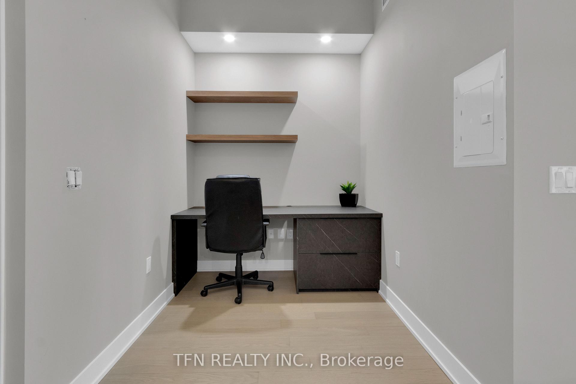 Photo 3 of Unit 1417, 30 Shore Breeze Drive, Etobicoke, Mimico — HOMEH