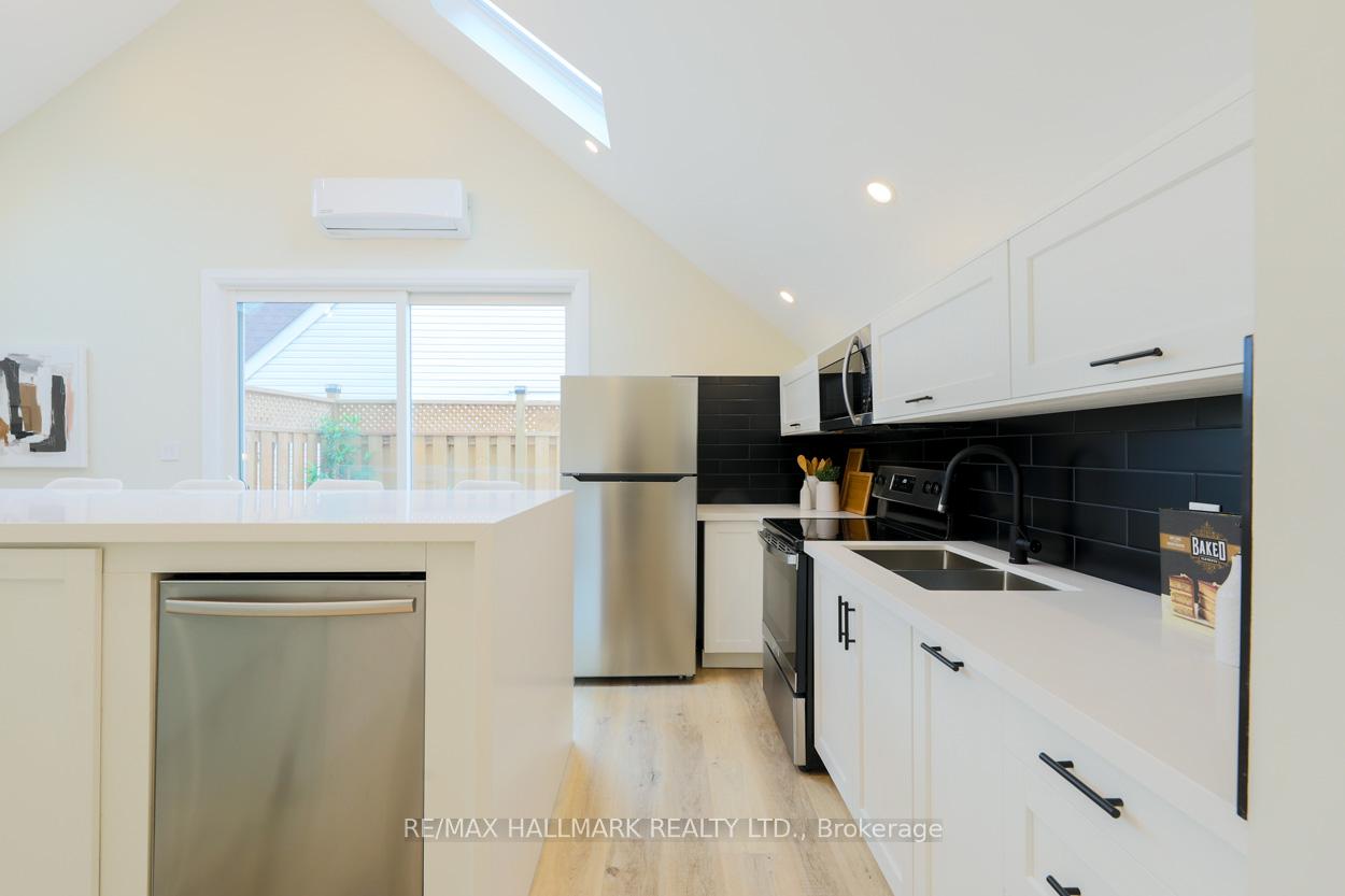 Photo 18 of Unit 2nd Floor, 6 Luttrell Avenue, Toronto, East End-Danforth — HOMEH