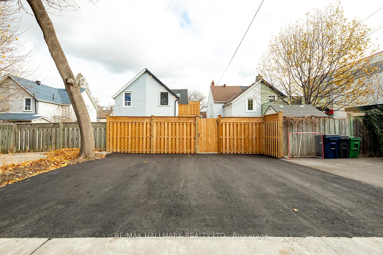 Photo 10 of Unit 2nd Floor, 6 Luttrell Avenue, Toronto, East End-Danforth — HOMEH