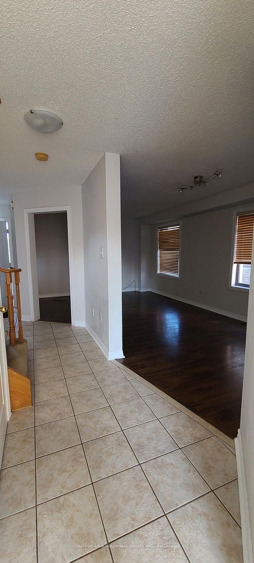 Photo 8 of Unit upper unit, 38 Lang Drive, Barrie, Northwest — HOMEH