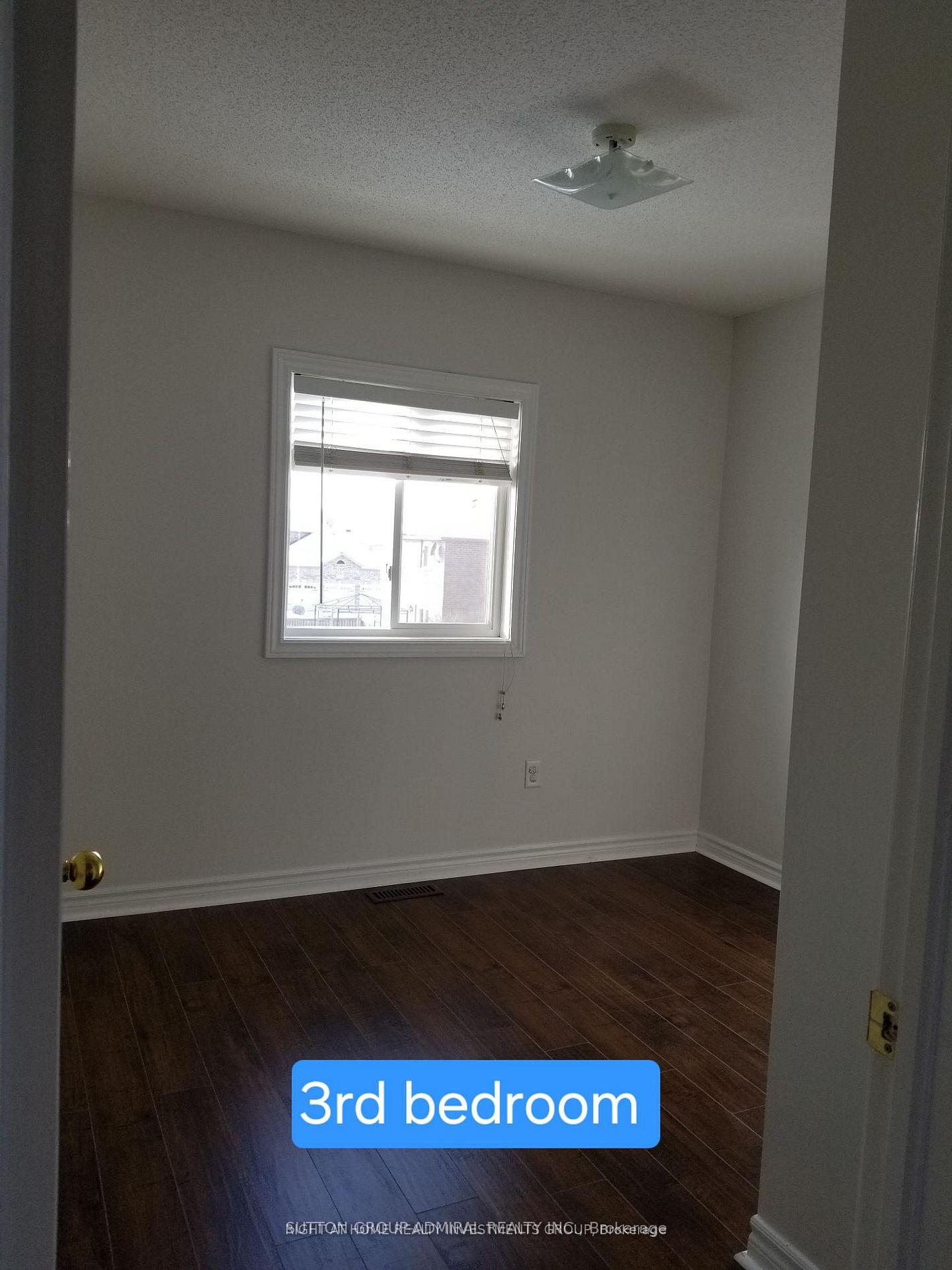 Photo 3 of Unit upper unit, 38 Lang Drive, Barrie, Northwest — HOMEH