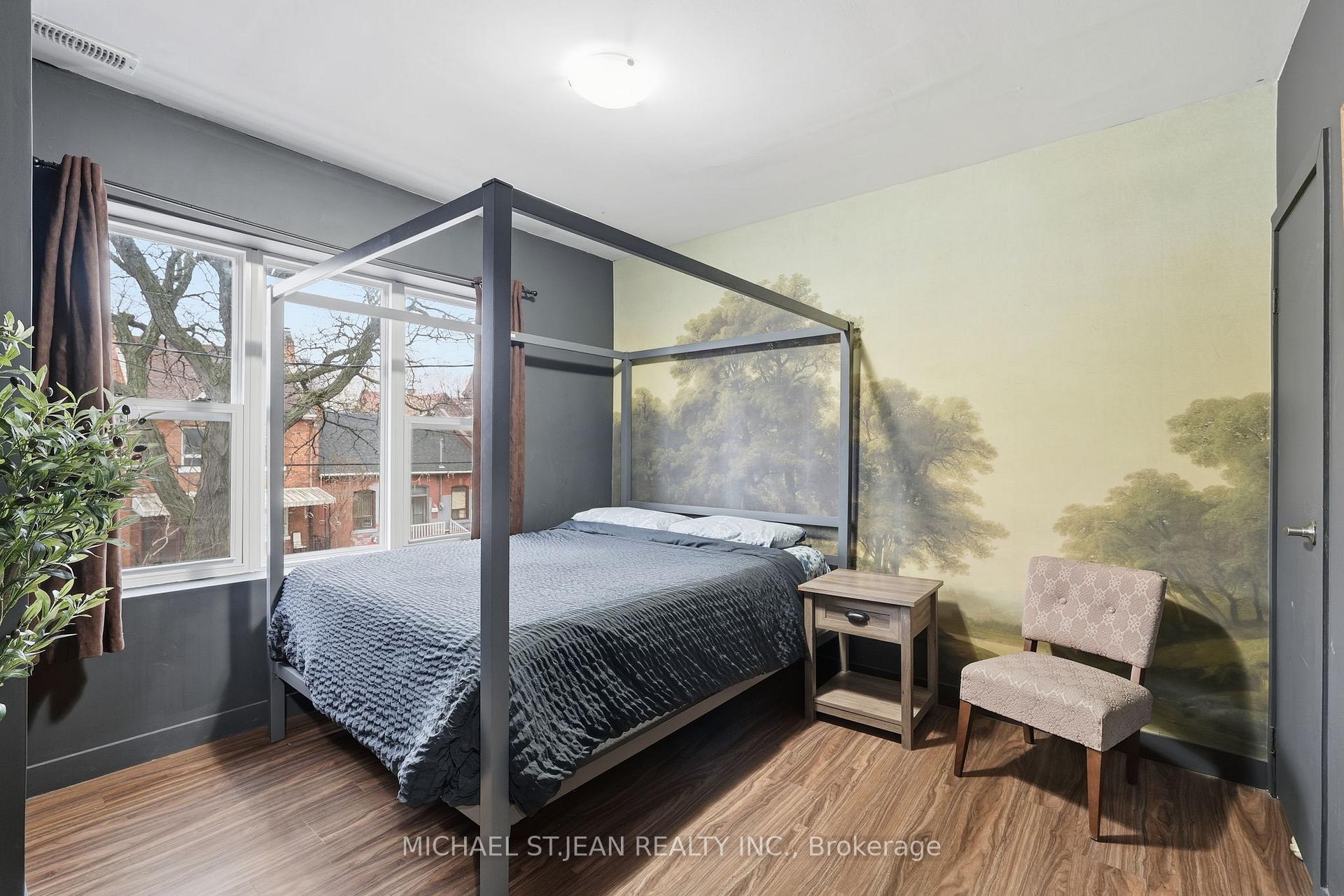 Photo 10 of 305 Cannon Street E, Hamilton, Landsdale — HOMEH
