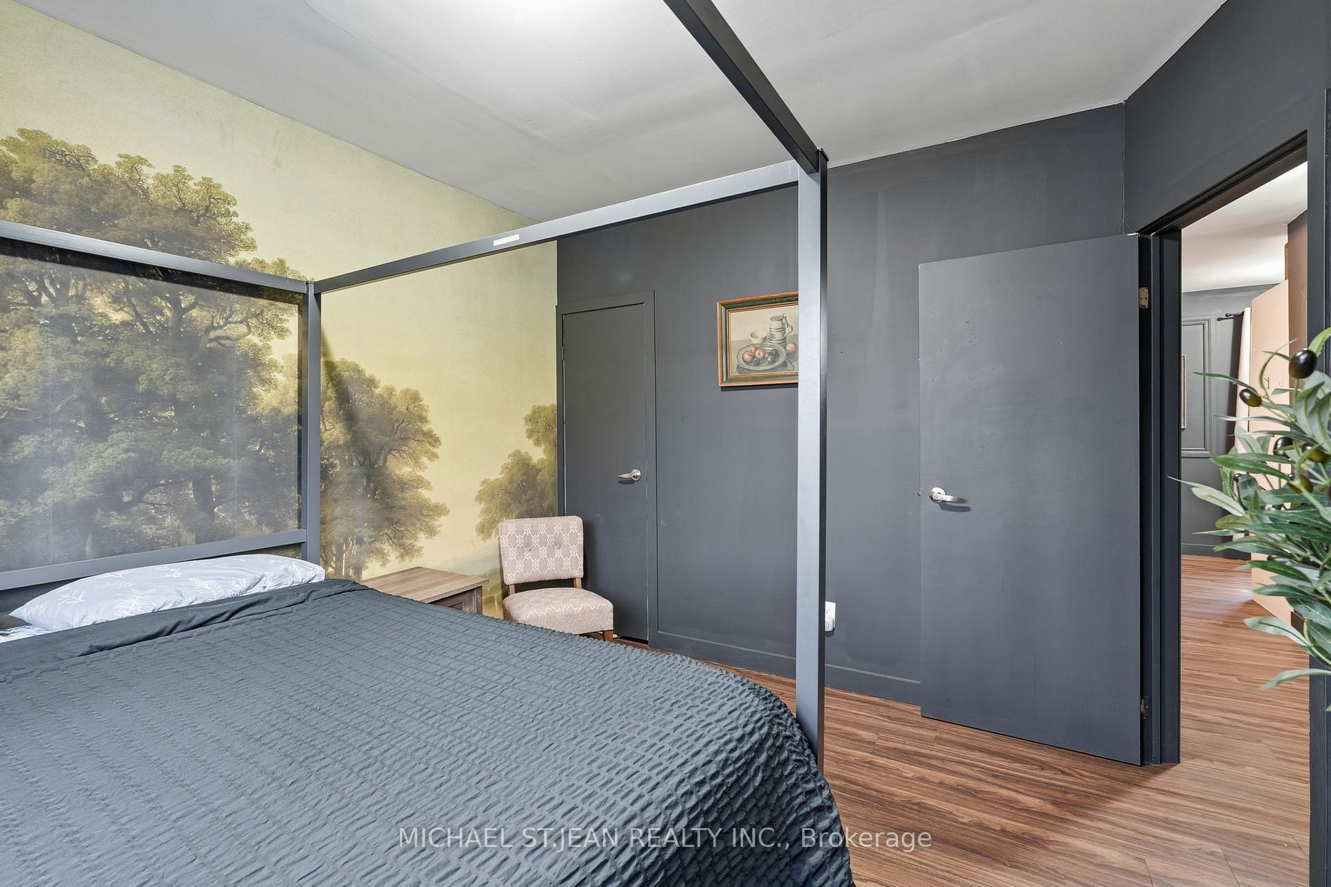 Photo 3 of 305 Cannon Street E, Hamilton, Landsdale — HOMEH