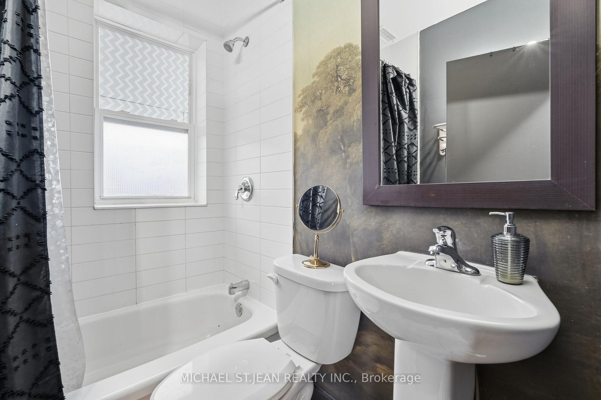 Photo 12 of 305 Cannon Street E, Hamilton, Landsdale — HOMEH