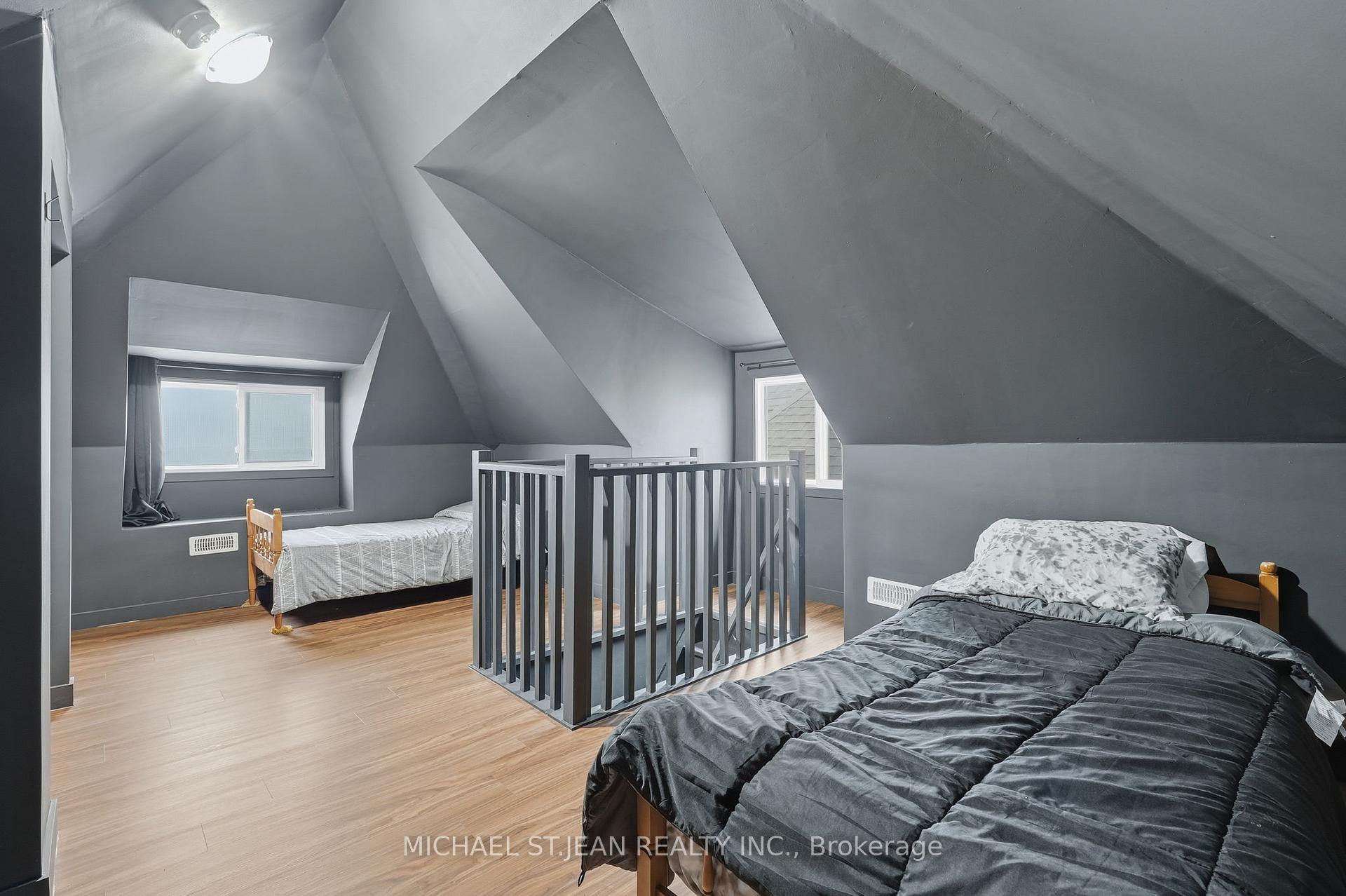 Photo 38 of 305 Cannon Street E, Hamilton, Landsdale — HOMEH