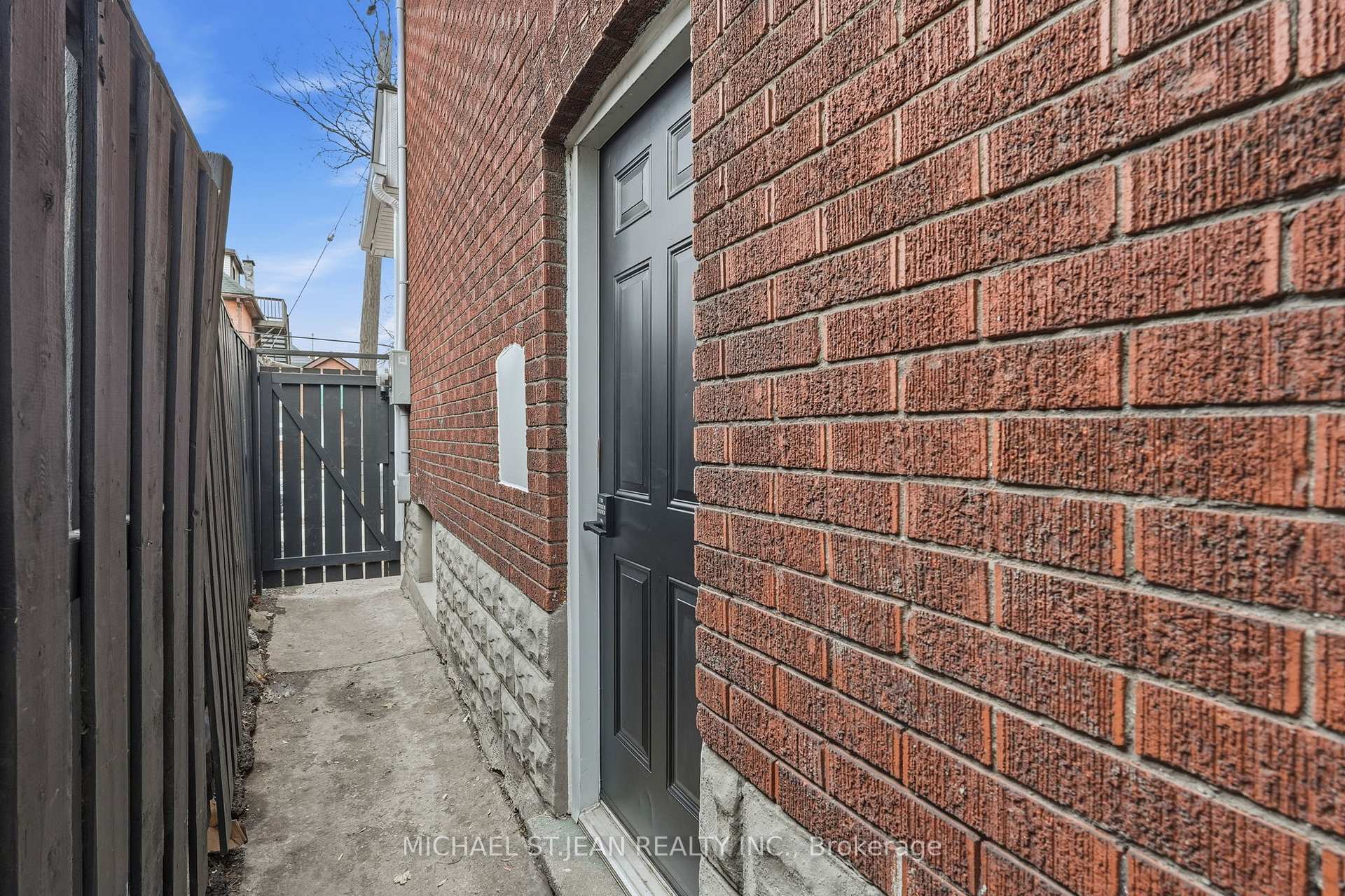 Photo 23 of 305 Cannon Street E, Hamilton, Landsdale — HOMEH
