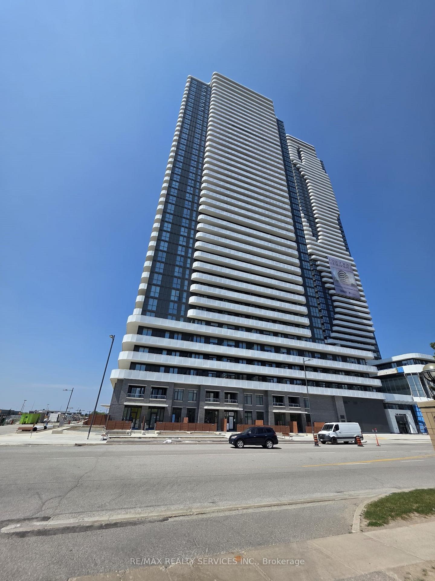 Photo 1 of Unit 5102, 8 Interchange Way, Vaughan, Vaughan Corporate Centre — HOMEH
