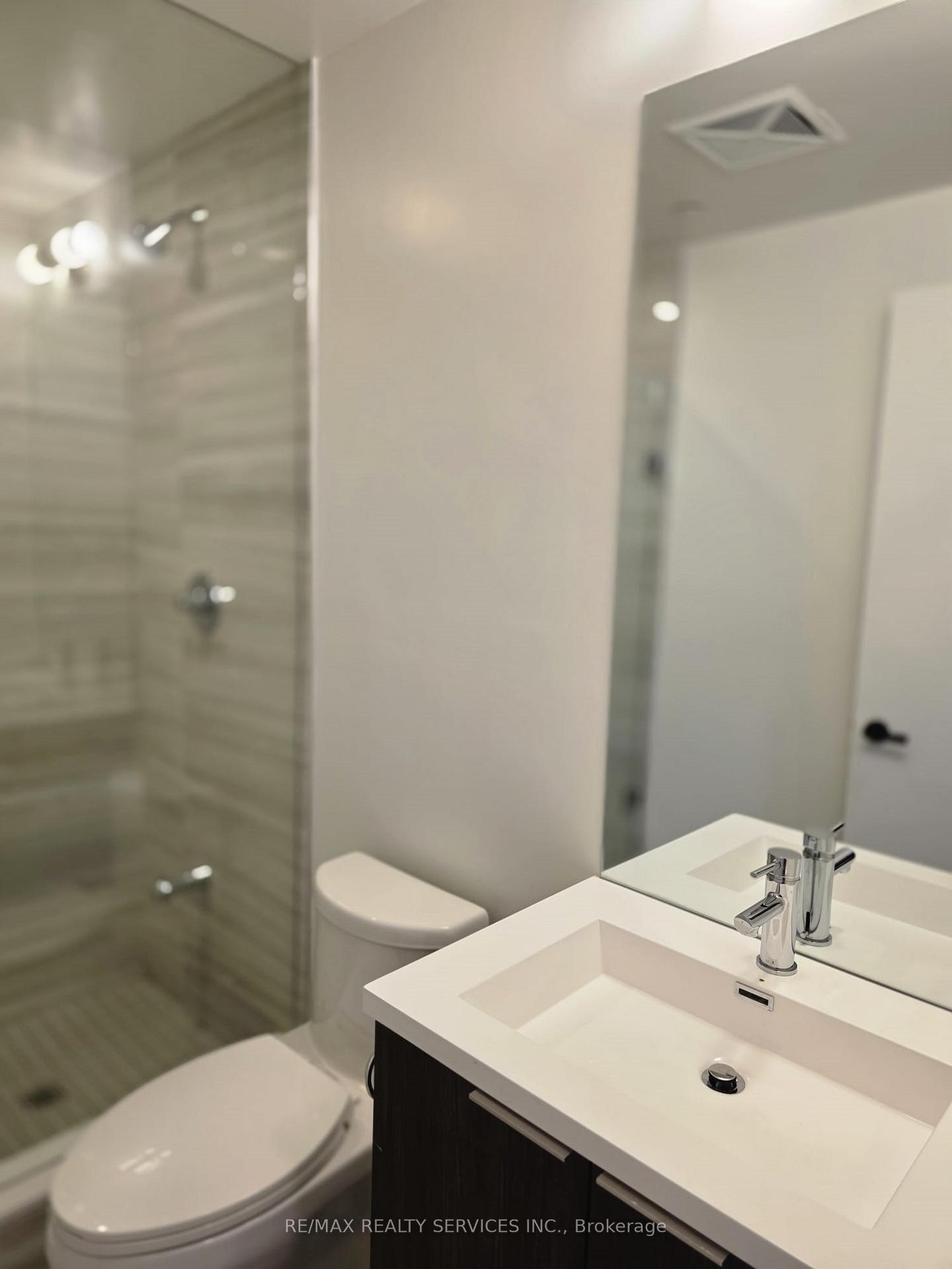 Photo 3 of Unit 5102, 8 Interchange Way, Vaughan, Vaughan Corporate Centre — HOMEH