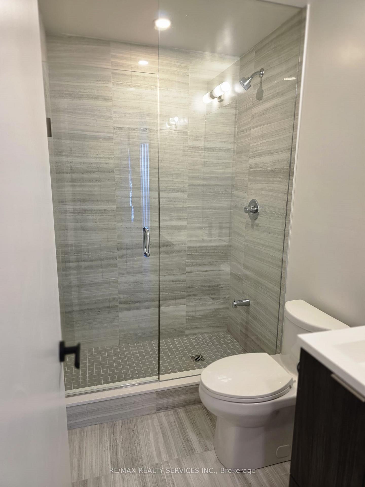 Photo 5 of Unit 5102, 8 Interchange Way, Vaughan, Vaughan Corporate Centre — HOMEH