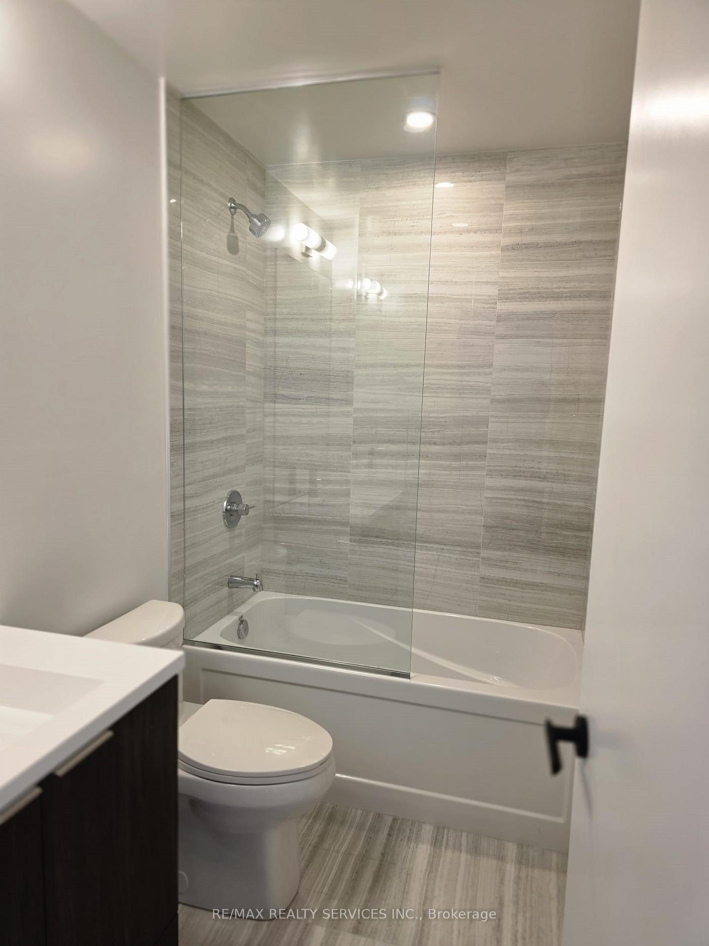 Photo 7 of Unit 5102, 8 Interchange Way, Vaughan, Vaughan Corporate Centre — HOMEH