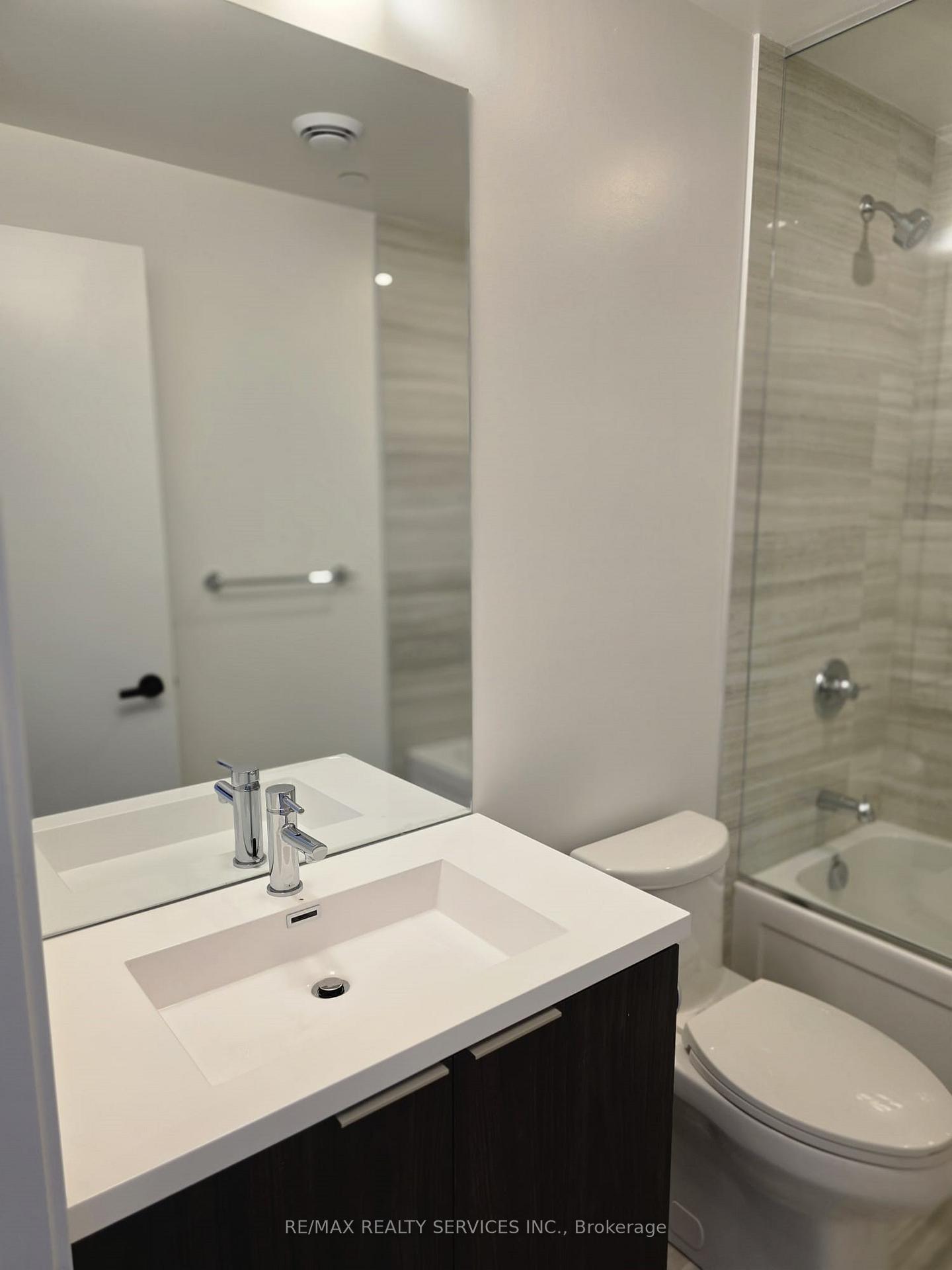 Photo 9 of Unit 5102, 8 Interchange Way, Vaughan, Vaughan Corporate Centre — HOMEH