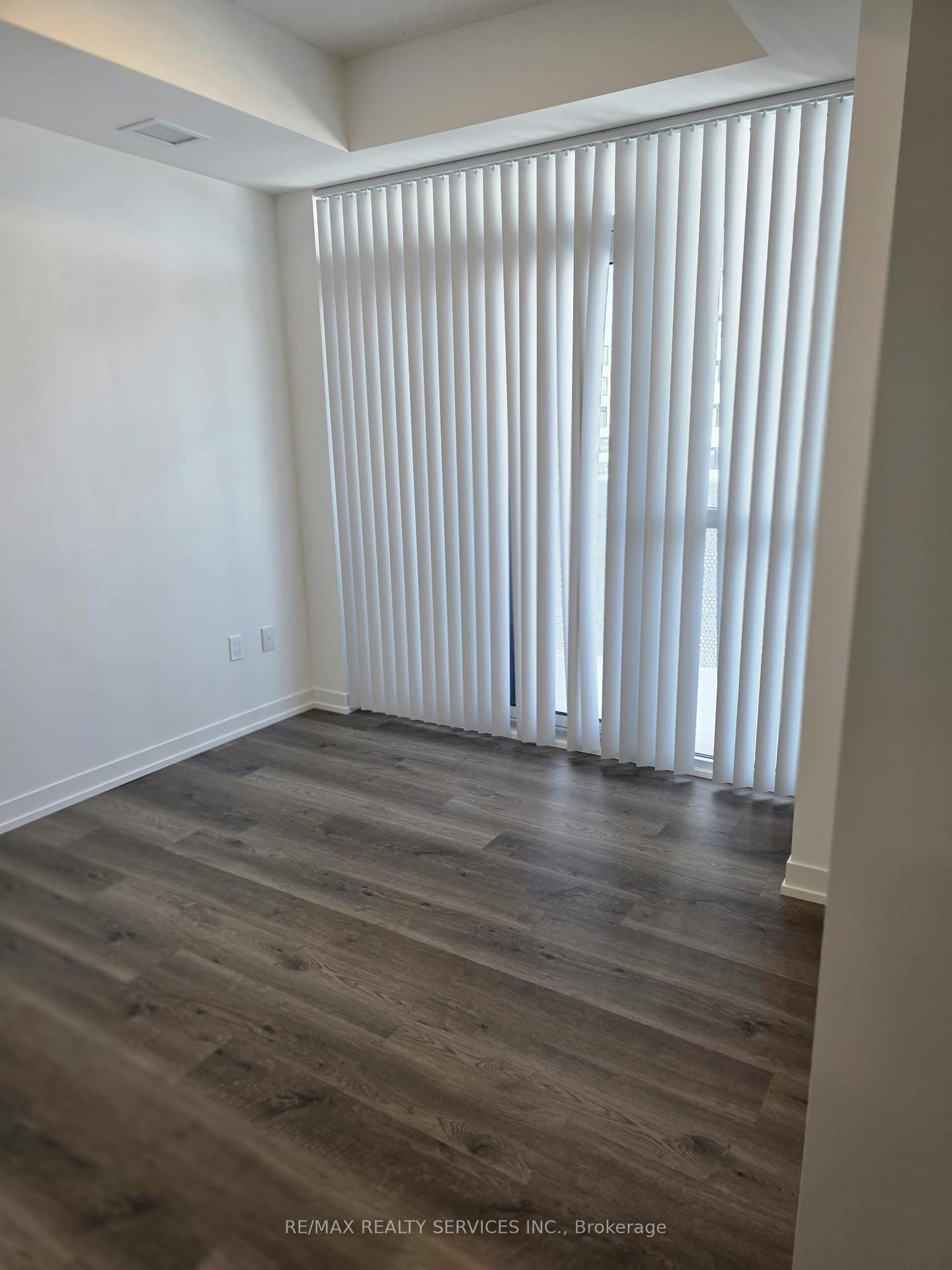 Photo 13 of Unit 5102, 8 Interchange Way, Vaughan, Vaughan Corporate Centre — HOMEH