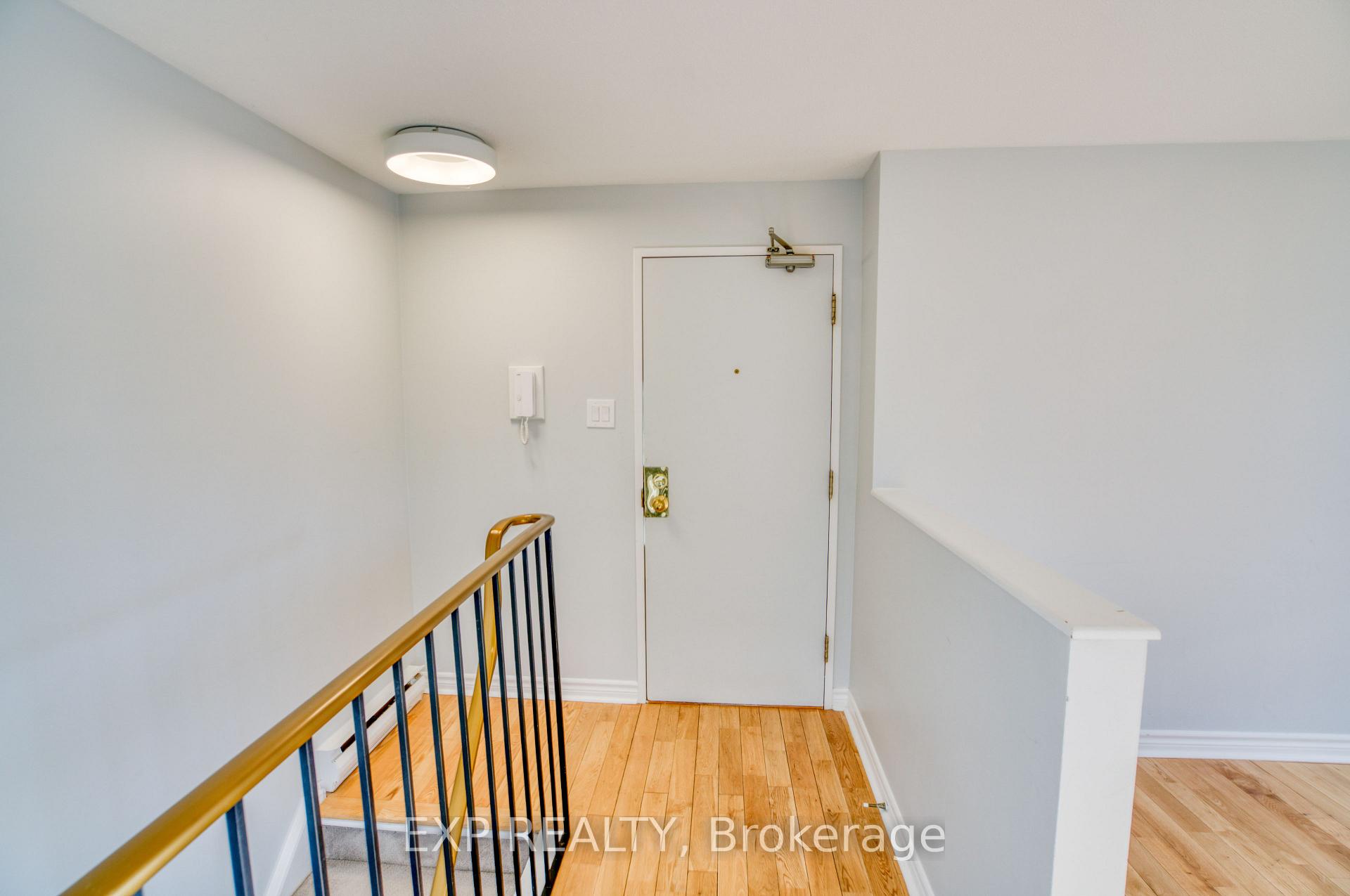 Photo 6 of Unit Unit 1, 16 Sweetbriar Circle, Ottawa, Barrhaven - Pheasant Run — HOMEH