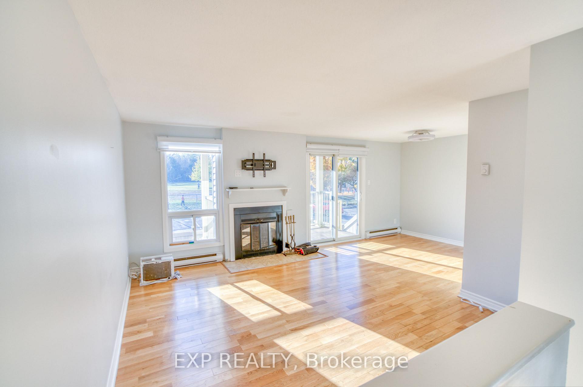 Photo 7 of Unit Unit 1, 16 Sweetbriar Circle, Ottawa, Barrhaven - Pheasant Run — HOMEH