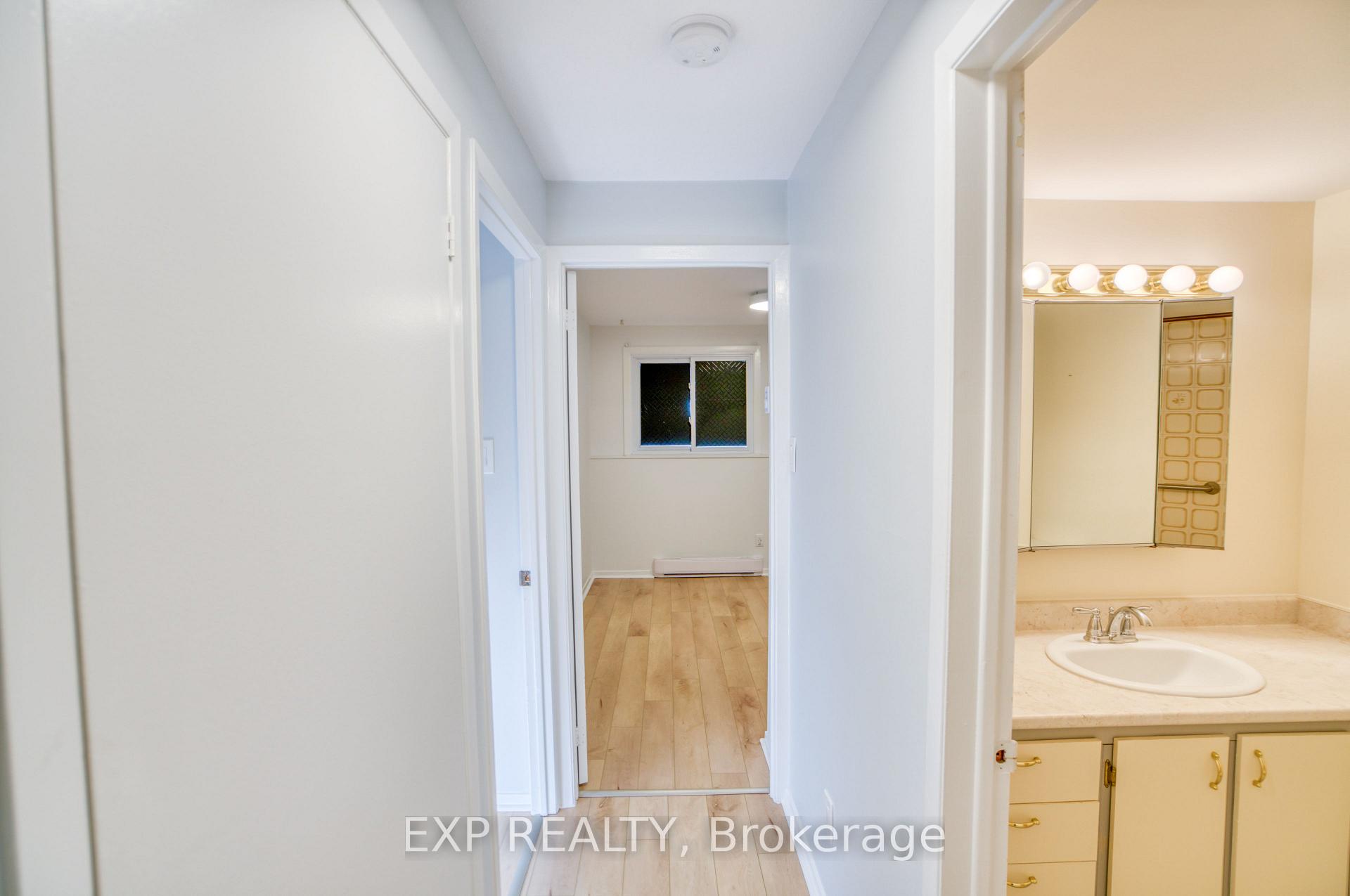 Photo 15 of Unit Unit 1, 16 Sweetbriar Circle, Ottawa, Barrhaven - Pheasant Run — HOMEH
