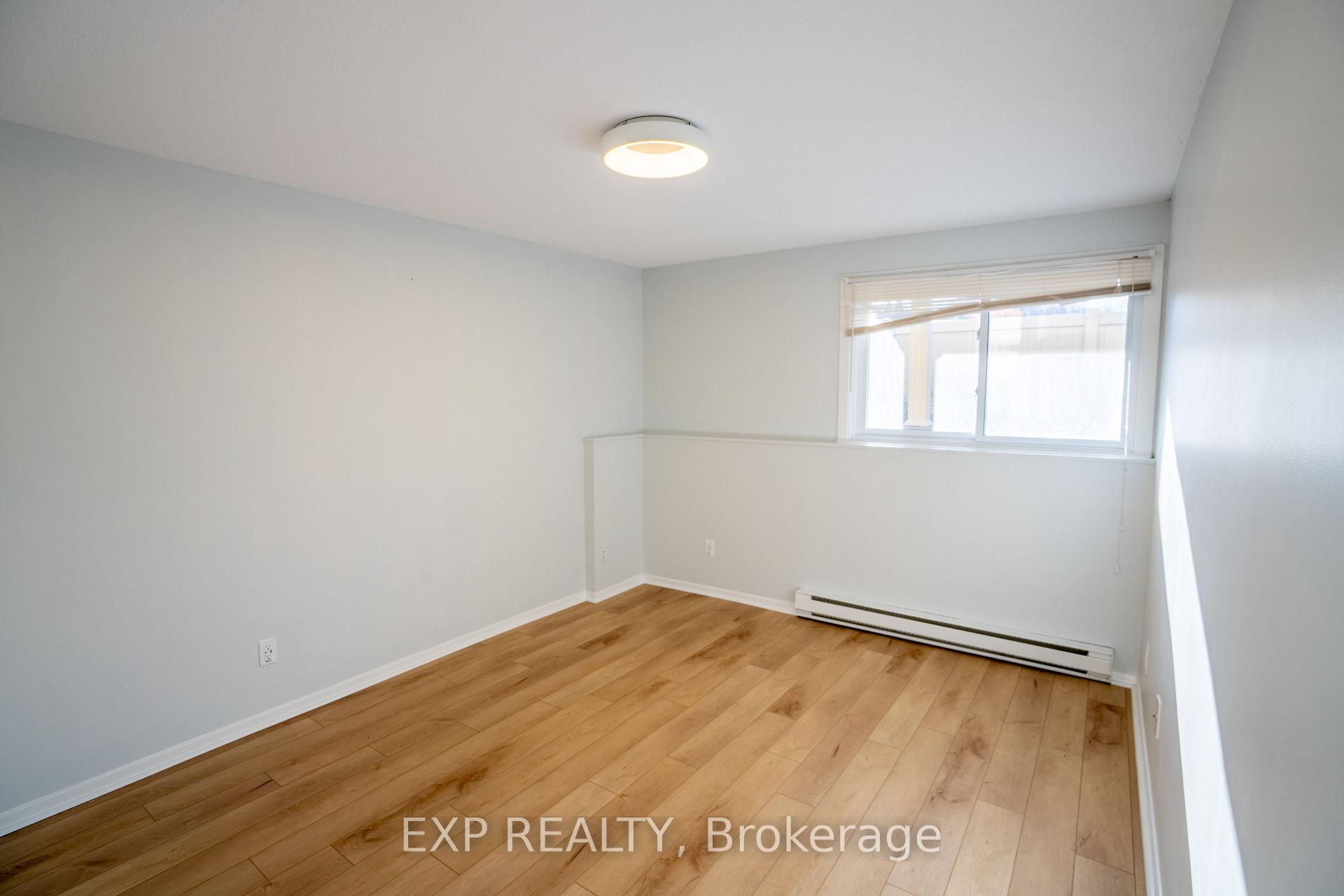 Photo 19 of Unit Unit 1, 16 Sweetbriar Circle, Ottawa, Barrhaven - Pheasant Run — HOMEH