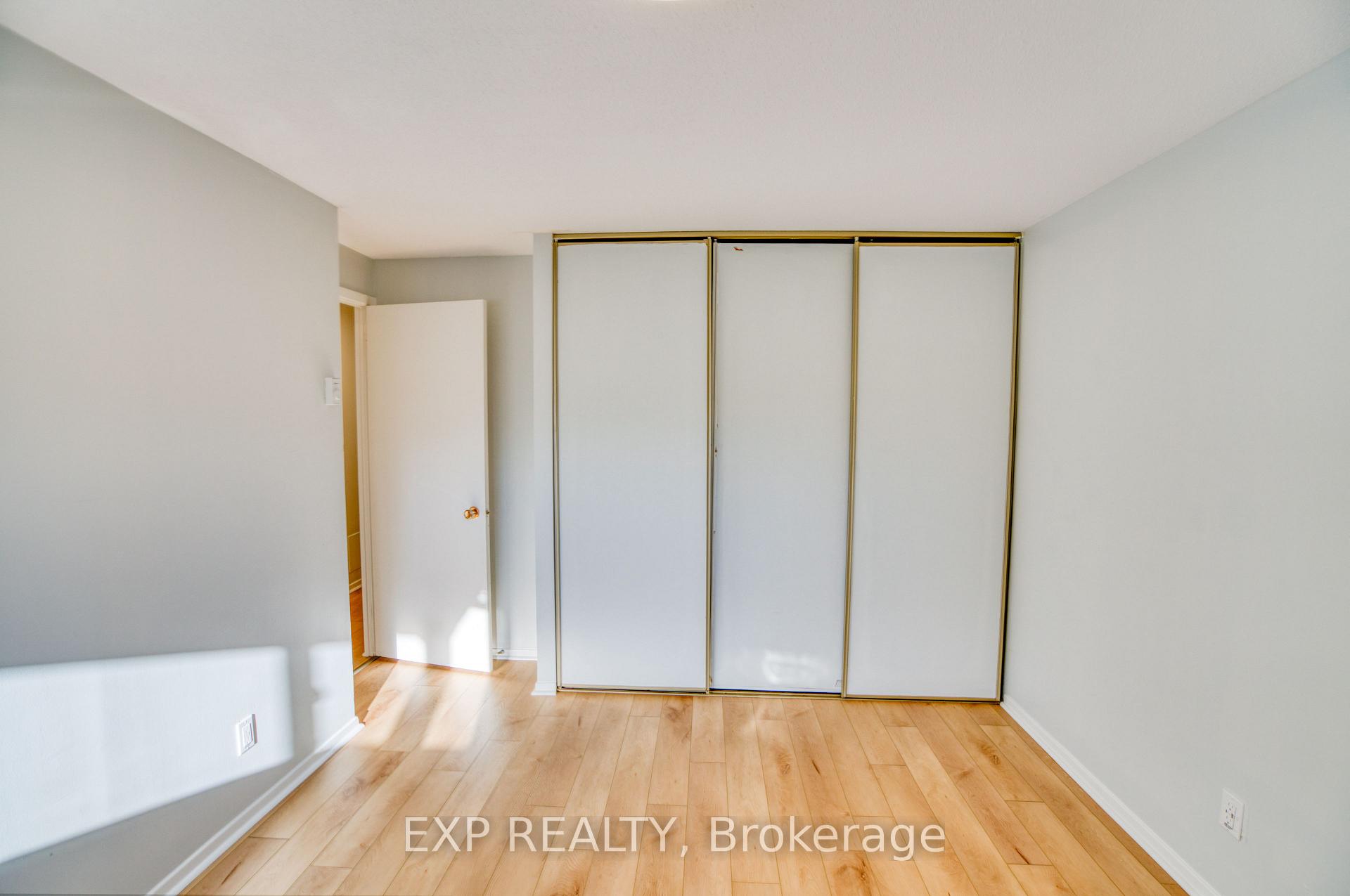Photo 21 of Unit Unit 1, 16 Sweetbriar Circle, Ottawa, Barrhaven - Pheasant Run — HOMEH