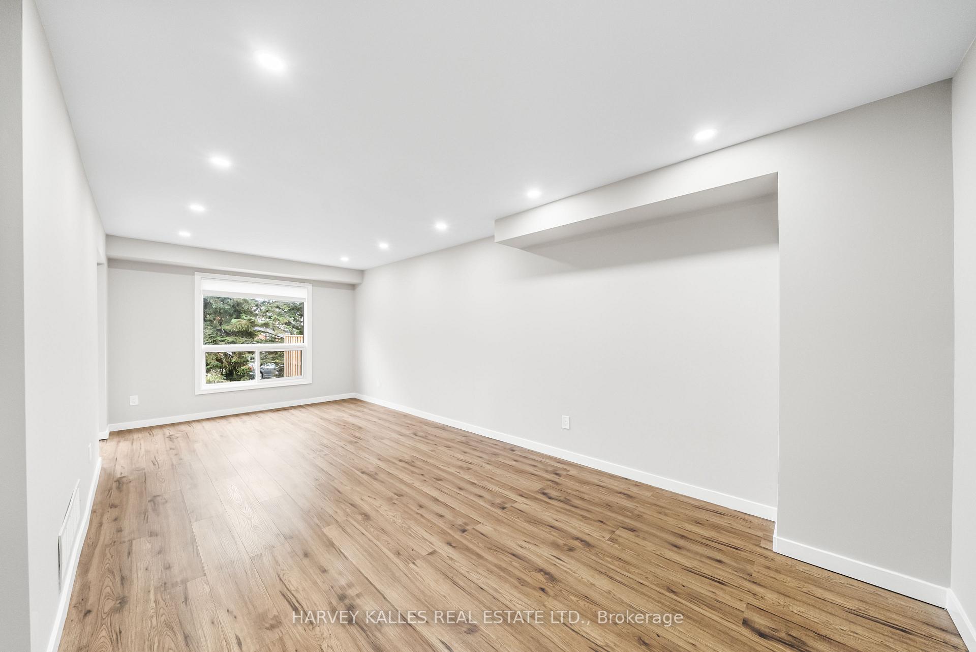 Photo 2 of Unit 221, 10 Bassett Boulevard, Whitby, Pringle Creek — HOMEH
