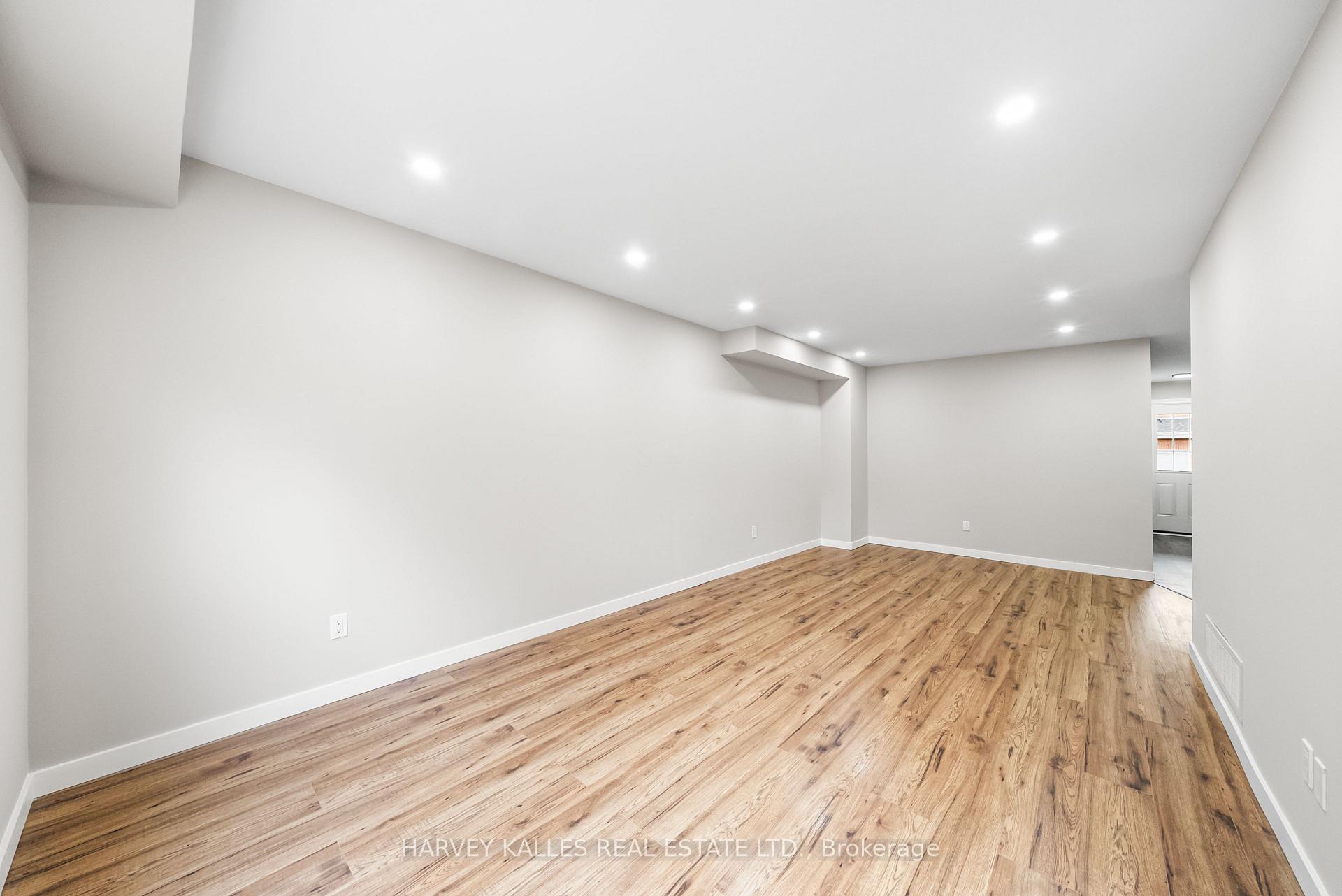 Photo 5 of Unit 221, 10 Bassett Boulevard, Whitby, Pringle Creek — HOMEH