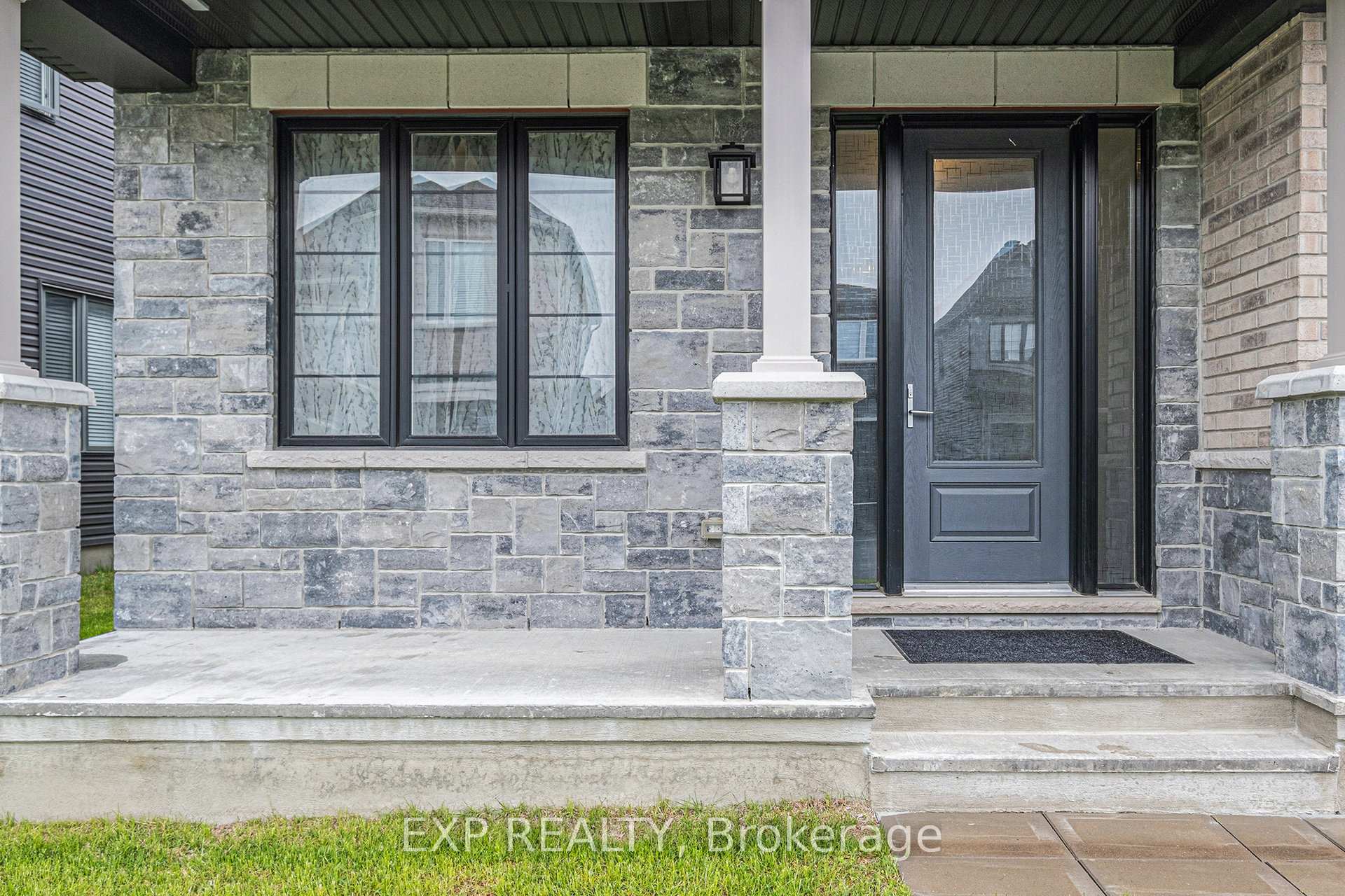 Photo 12 of 528 Anchor Circle, Ottawa, Mahogany Community — HOMEH