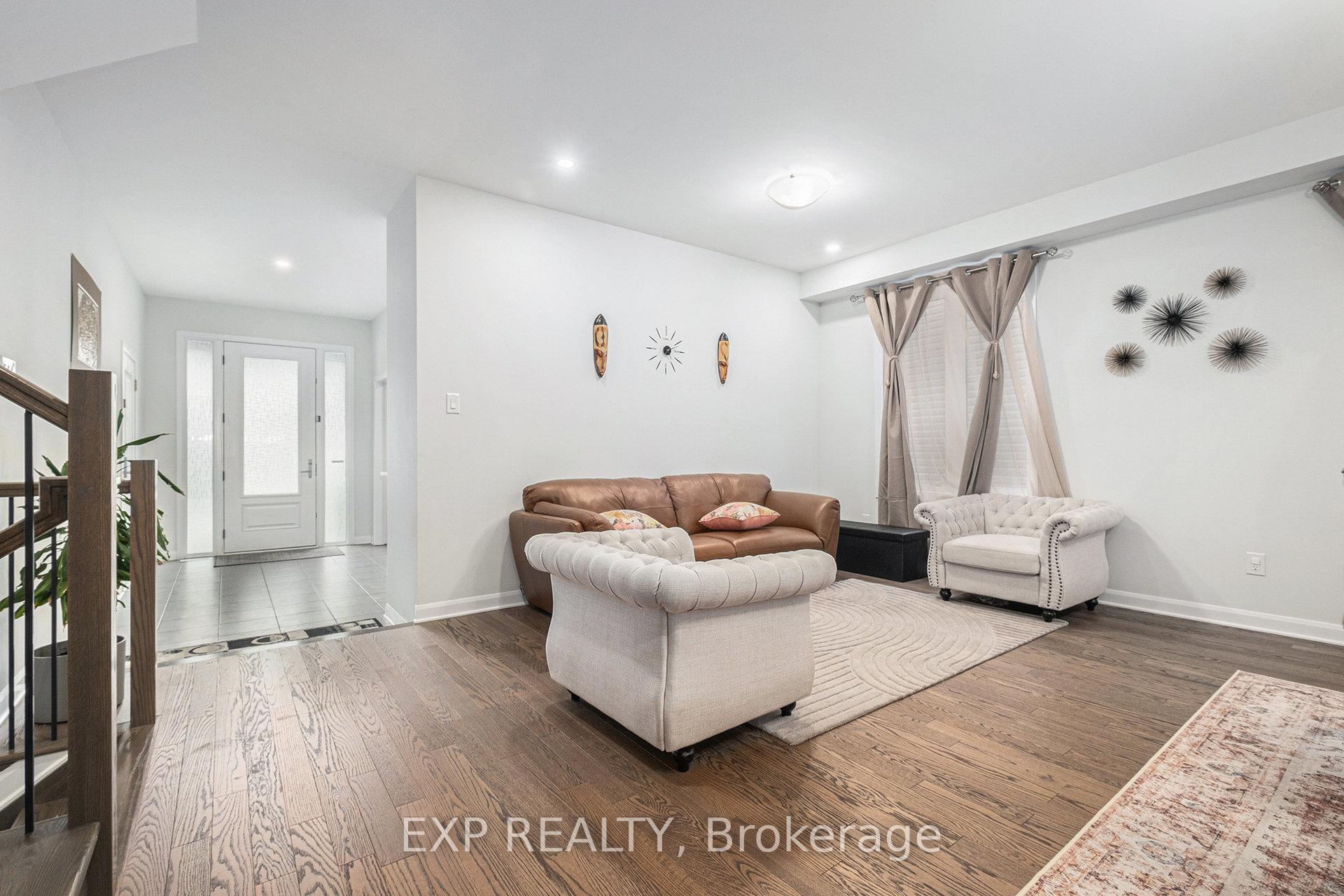 Photo 4 of 528 Anchor Circle, Ottawa, Mahogany Community — HOMEH