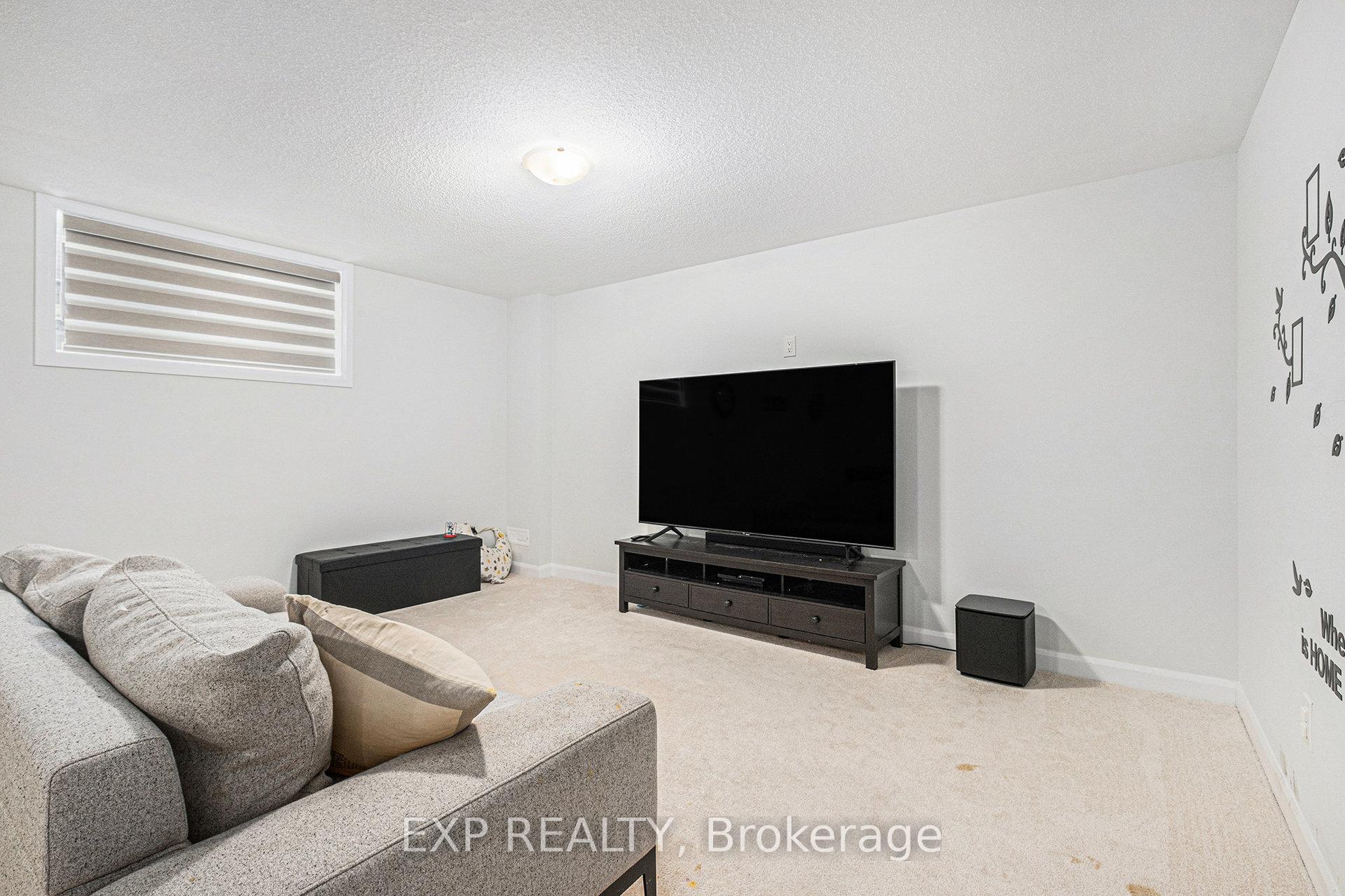 Photo 32 of 528 Anchor Circle, Ottawa, Mahogany Community — HOMEH