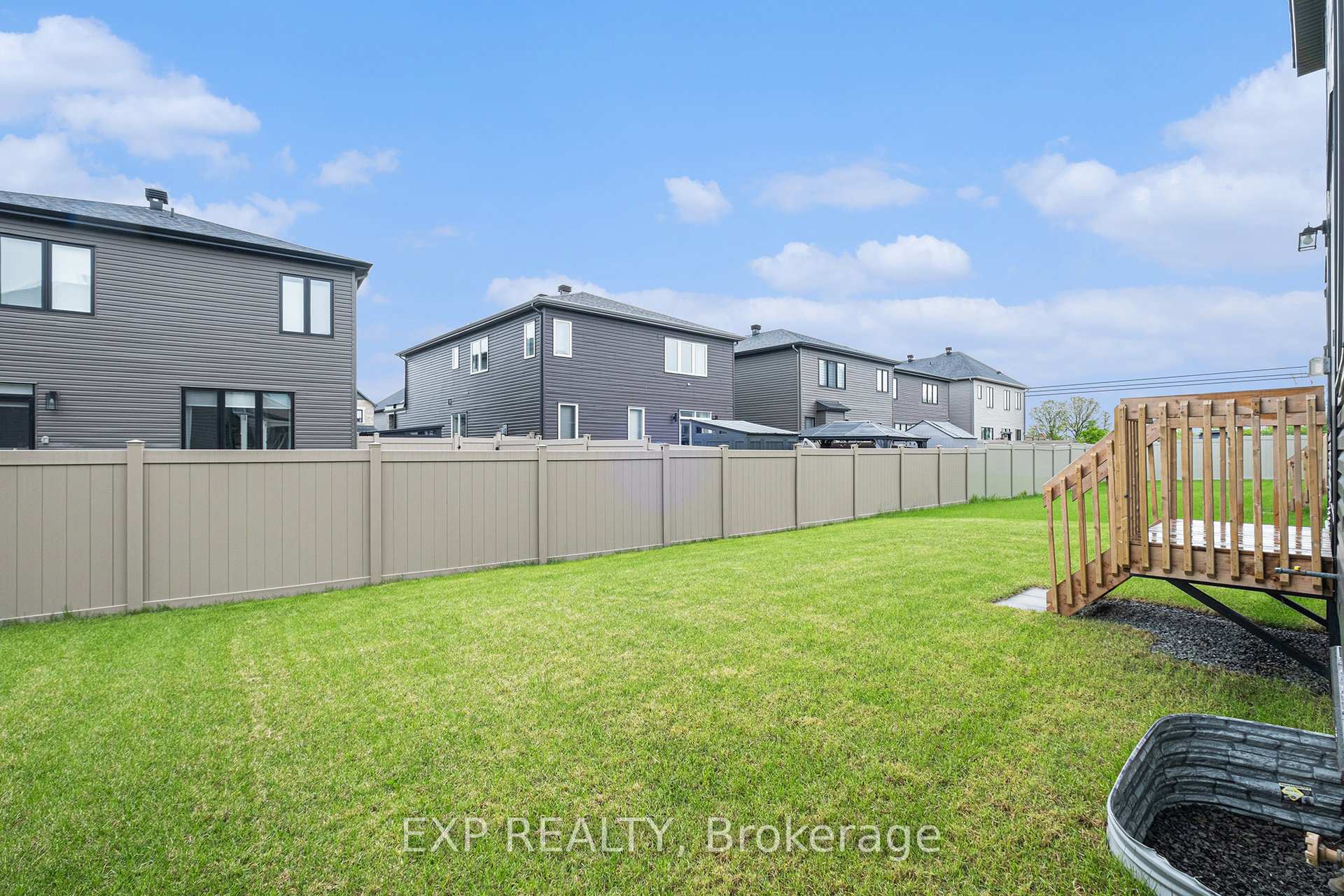 Photo 24 of 528 Anchor Circle, Ottawa, Mahogany Community — HOMEH